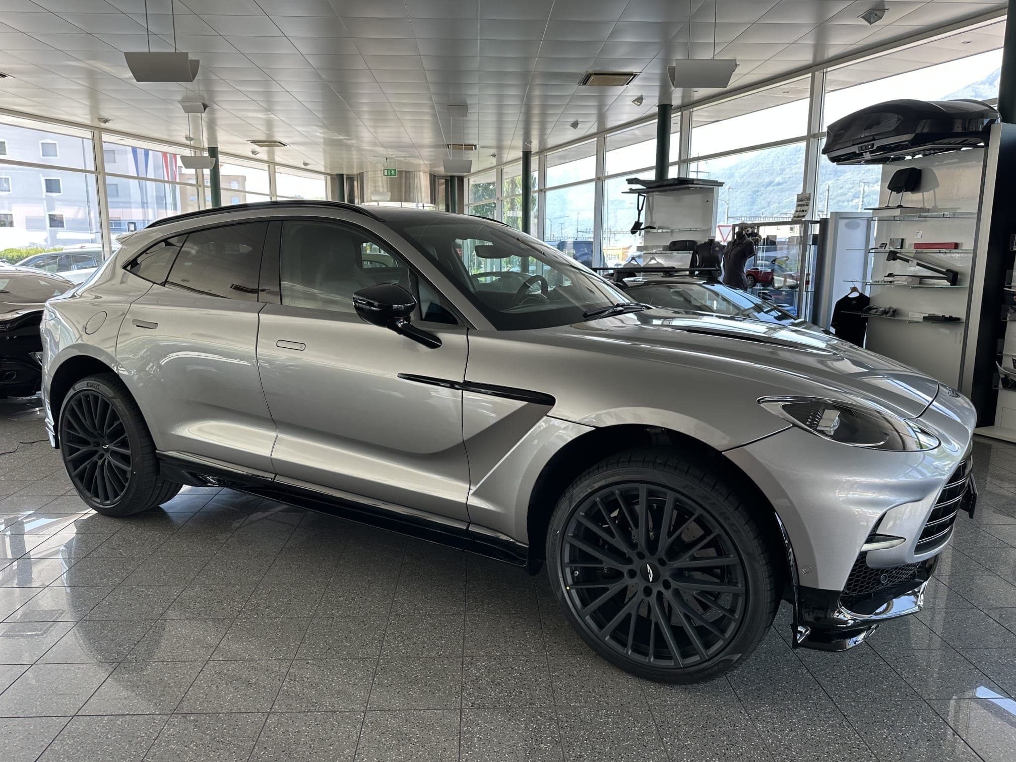 Aston Martin DBX ASTON MARTIN DBX 4.0 V8 707cv Face-lift