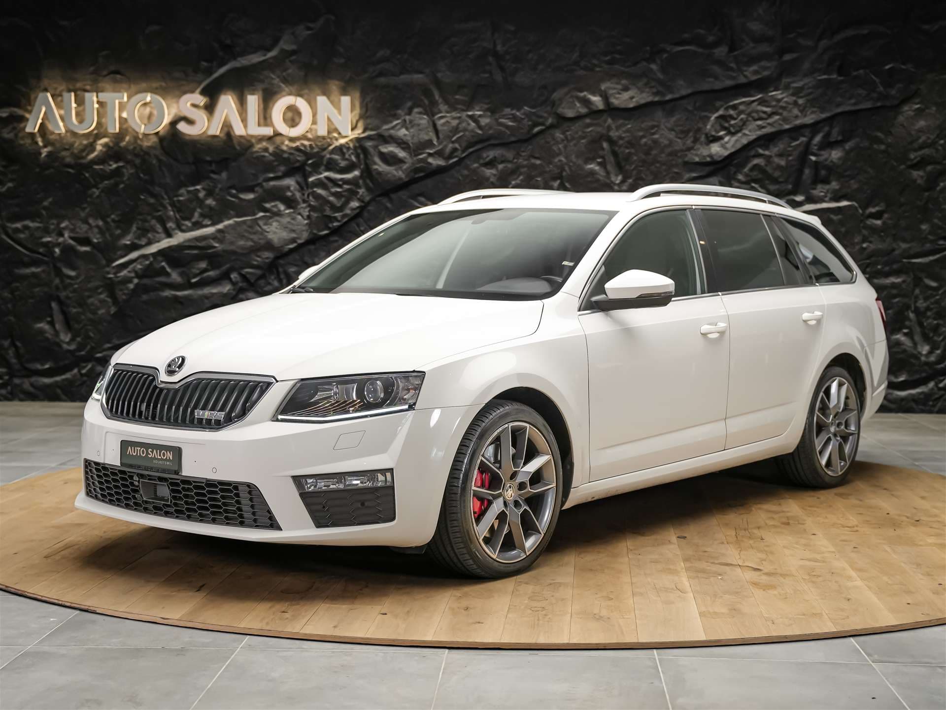 Skoda Octavia SKODA Octavia Combi 2.0 TDI RS DSG *Abstandsregler* El. Sitze mit Memory* Sitzheizung*