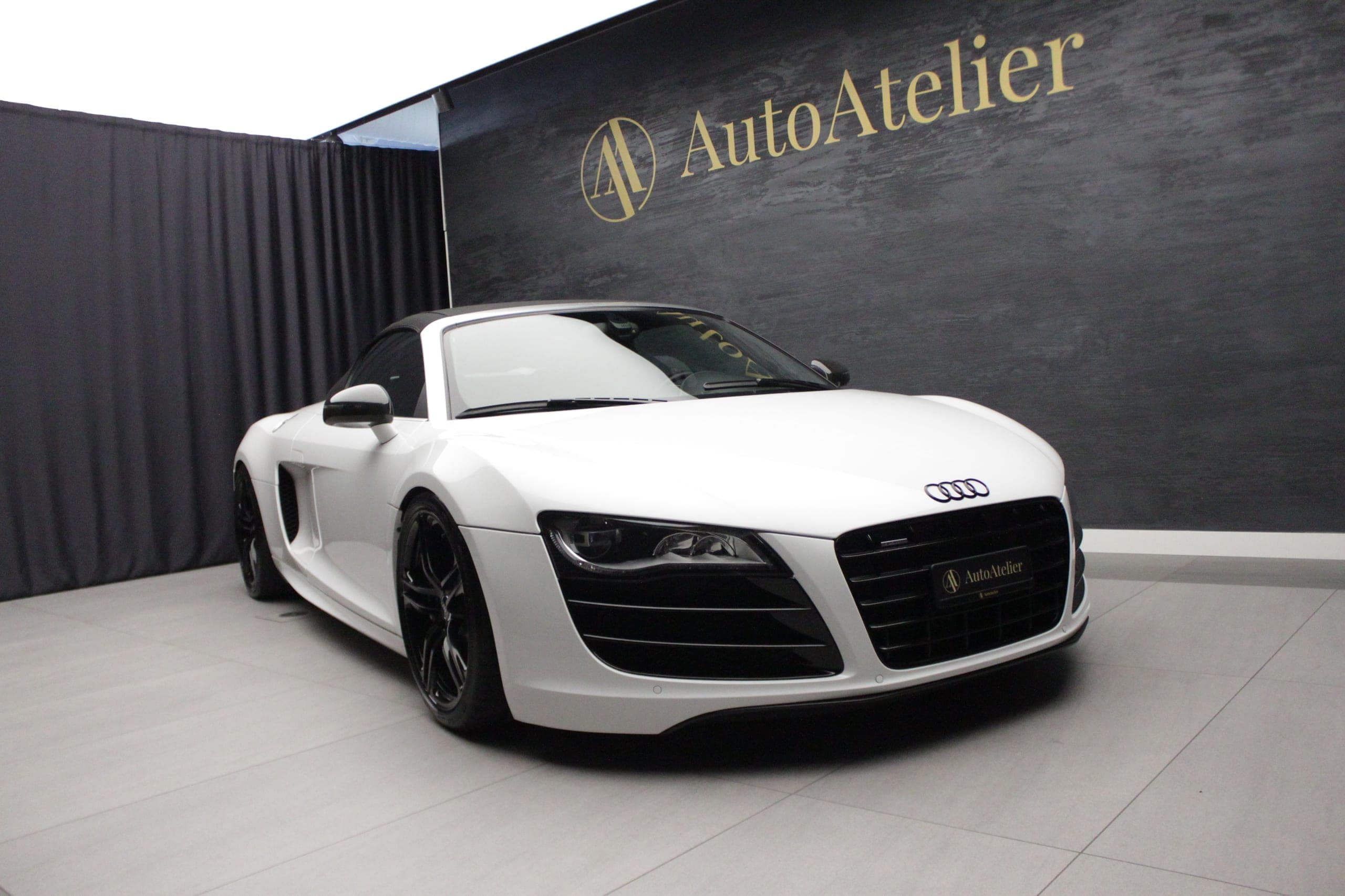 Audi R8 AUDI R8 Spyder 5.2 R-Tronic