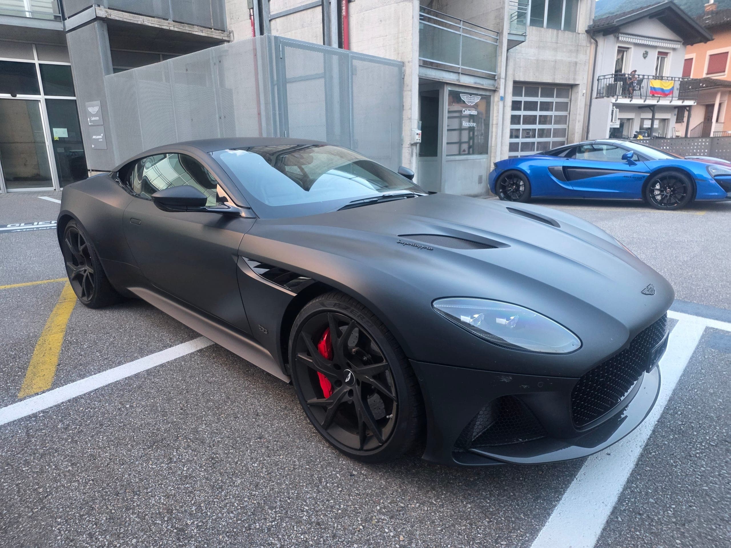 Aston Martin DBS ASTON MARTIN DBS Coupé Superleggera