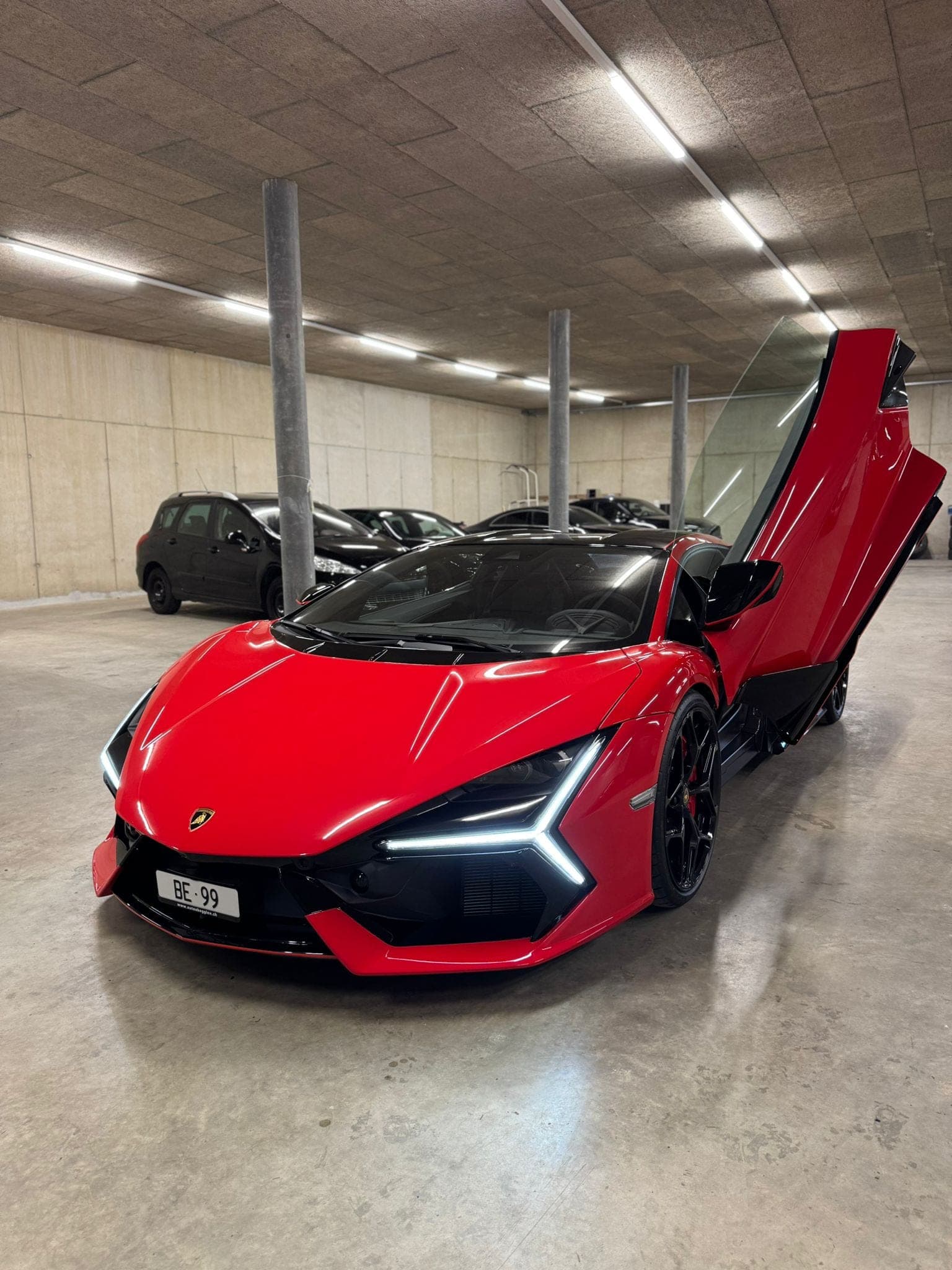 Lamborghini Revuelto LAMBORGHINI REVUELTO