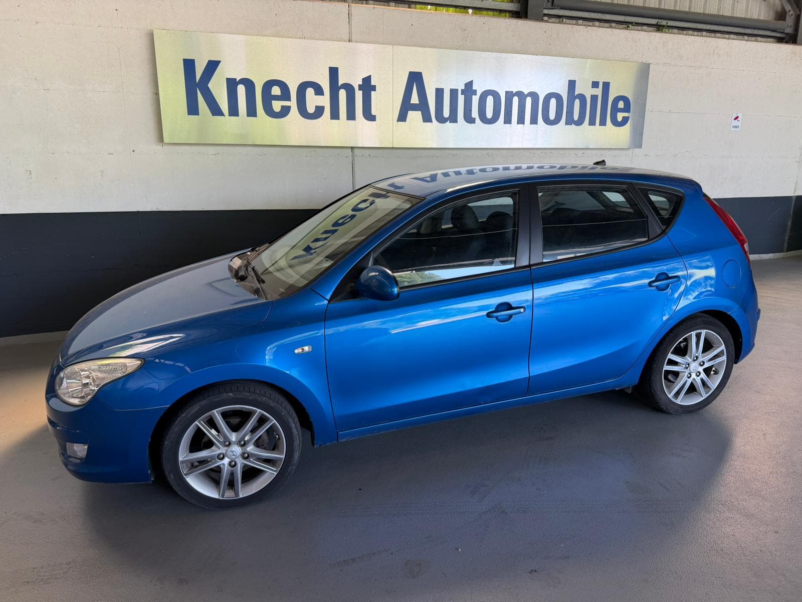 Hyundai i30 HYUNDAI i30 2.0 CRDi Premium 5,Plätzer