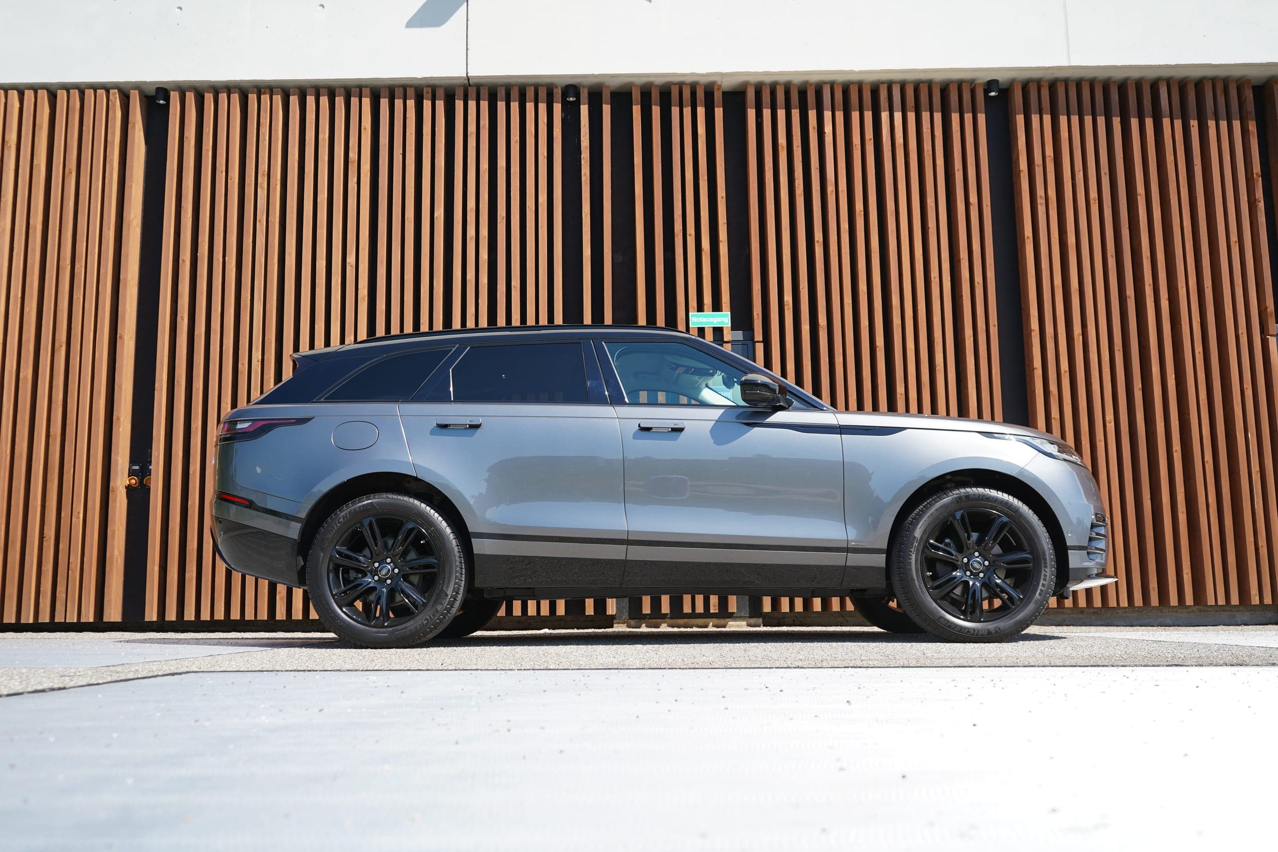 Land Rover Range Rover Velar LAND ROVER RANGE ROVER VELAR R-DYNAMIK P 250 SE AUTOMATIC l 250 PS