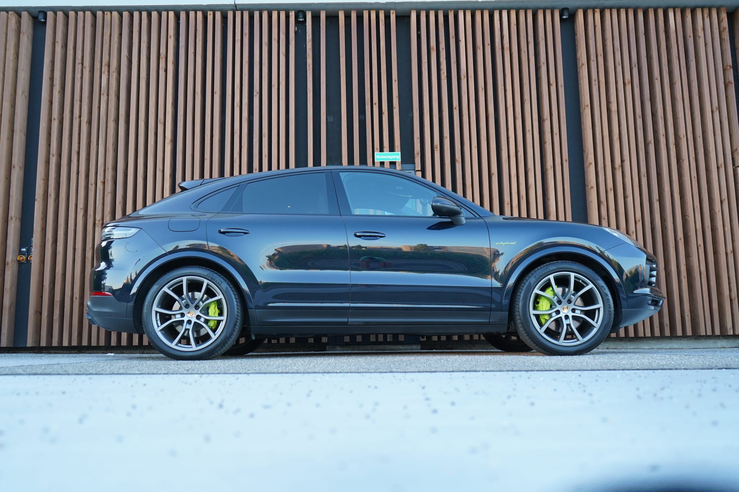 Porsche Cayenne PORSCHE CAYENNE COUPÉ E-HYBRID PLATINUM EDITION l 462 PS