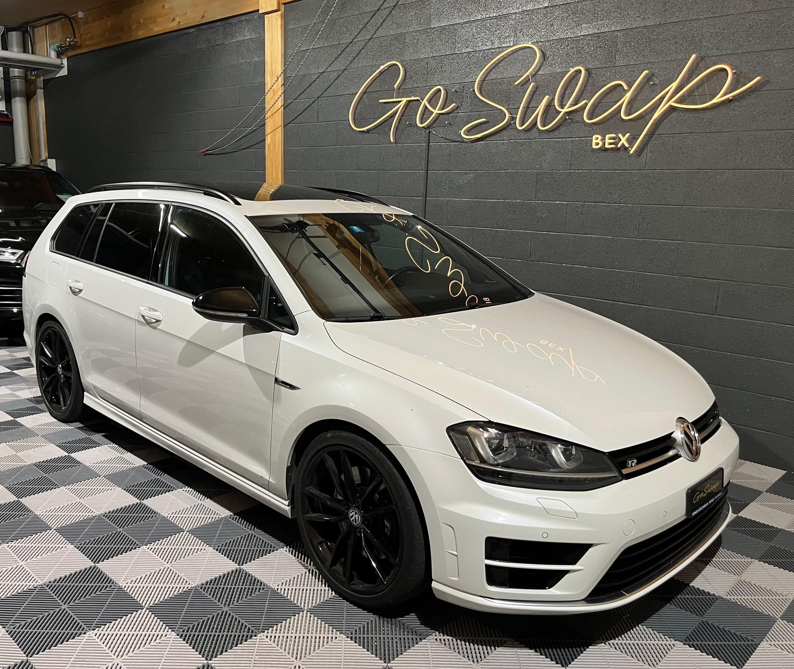 VW Golf VW Golf Variant 2.0 TSI R 4 Motion DSG