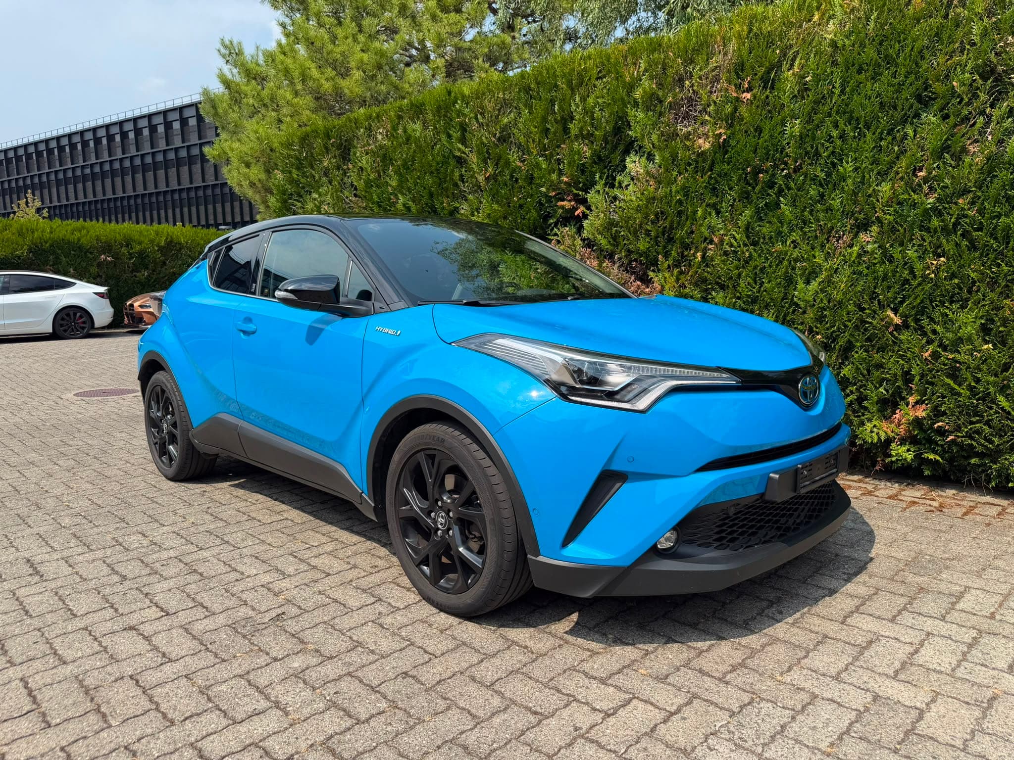 Toyota C-HR TOYOTA C-HR 1.8 HSD Swiss Limited Edition CVT *Attelage*