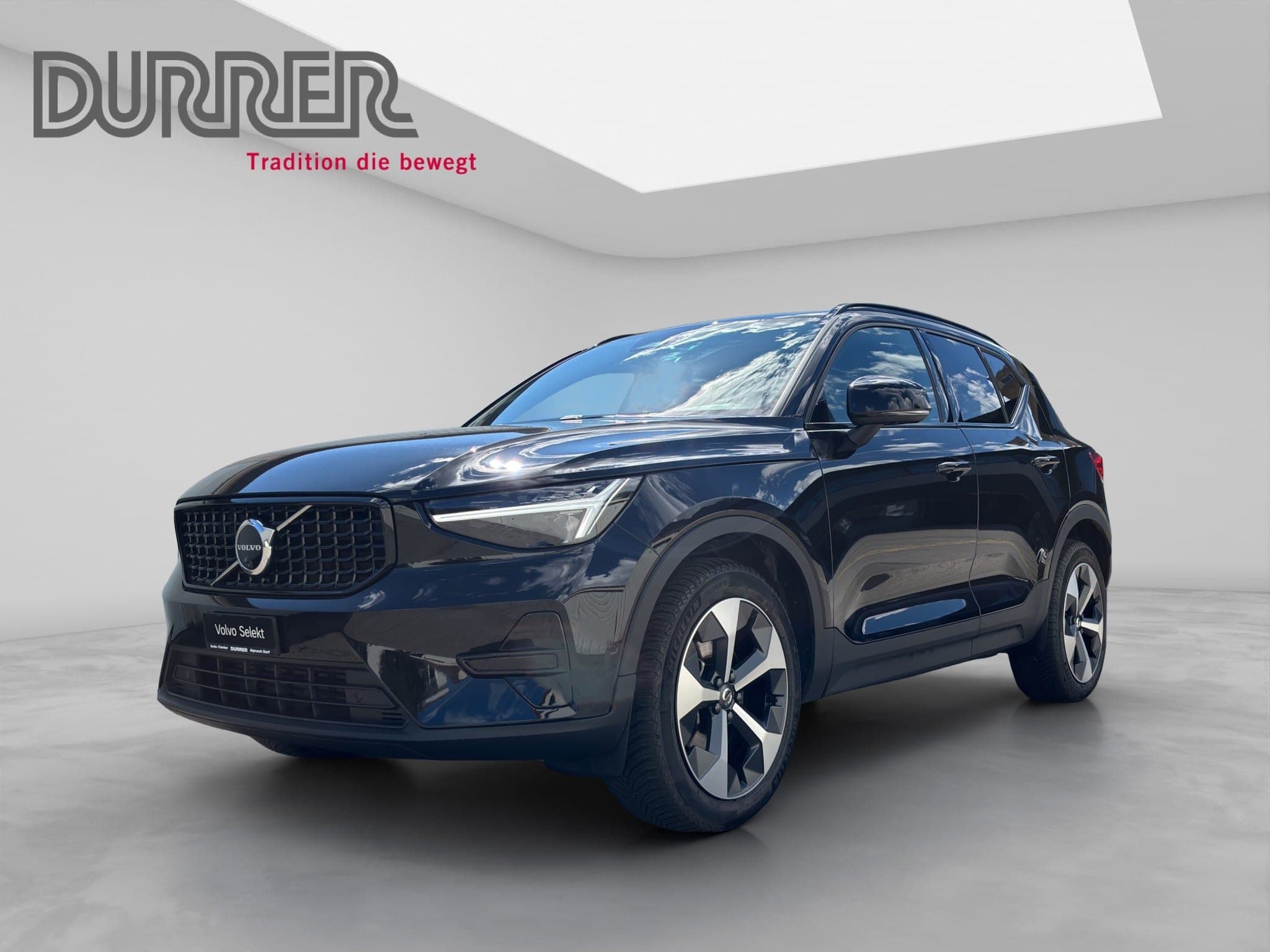 Volvo XC40 VOLVO XC40 2.0 B3 MH Plus Dark