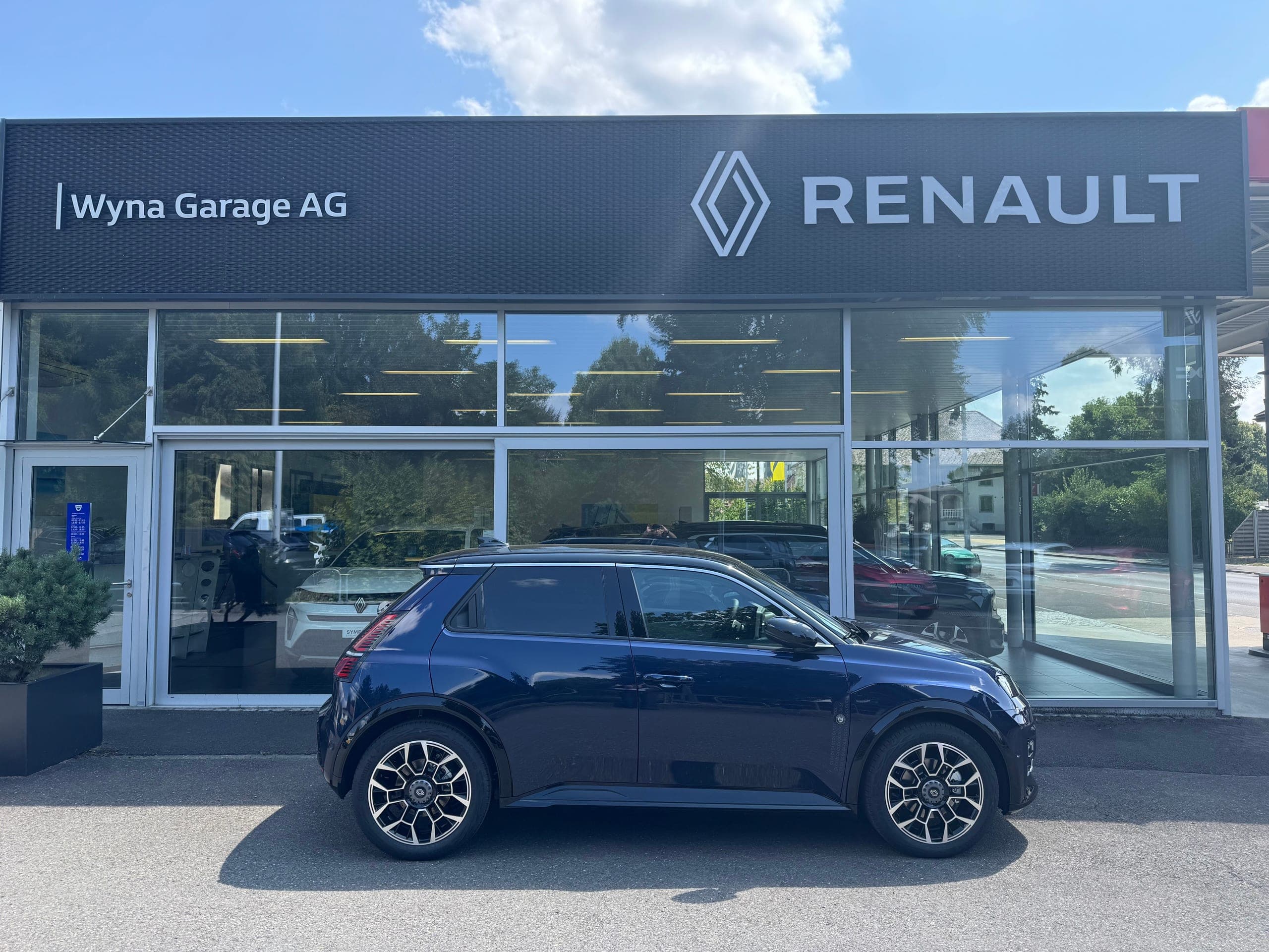 Renault R5 RENAULT R5 E-Tech Comfort Range 52 kWh Roland Garros