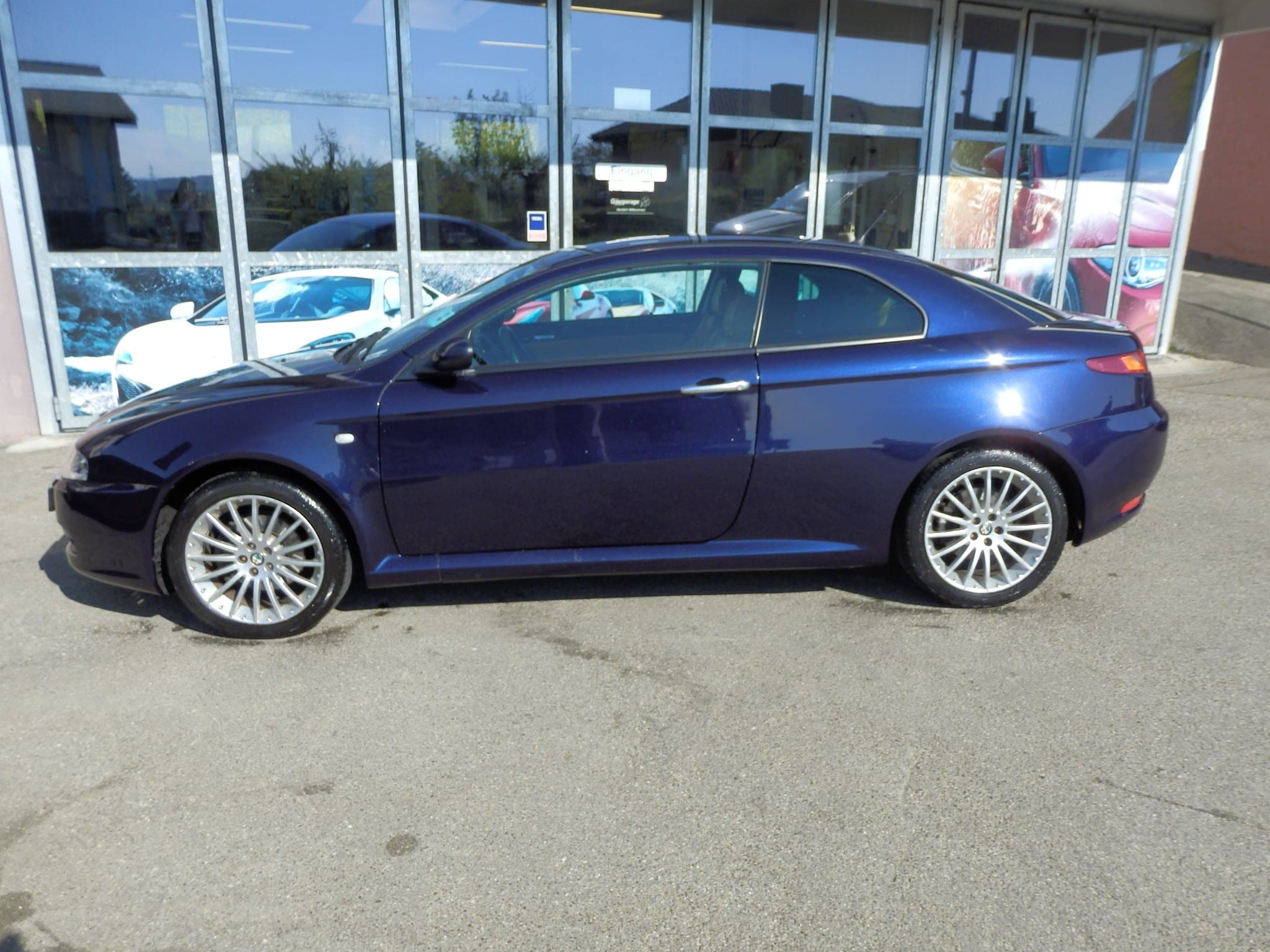Alfa Romeo GT ALFA ROMEO GT 2.0 JTS Distinctive SLSPD