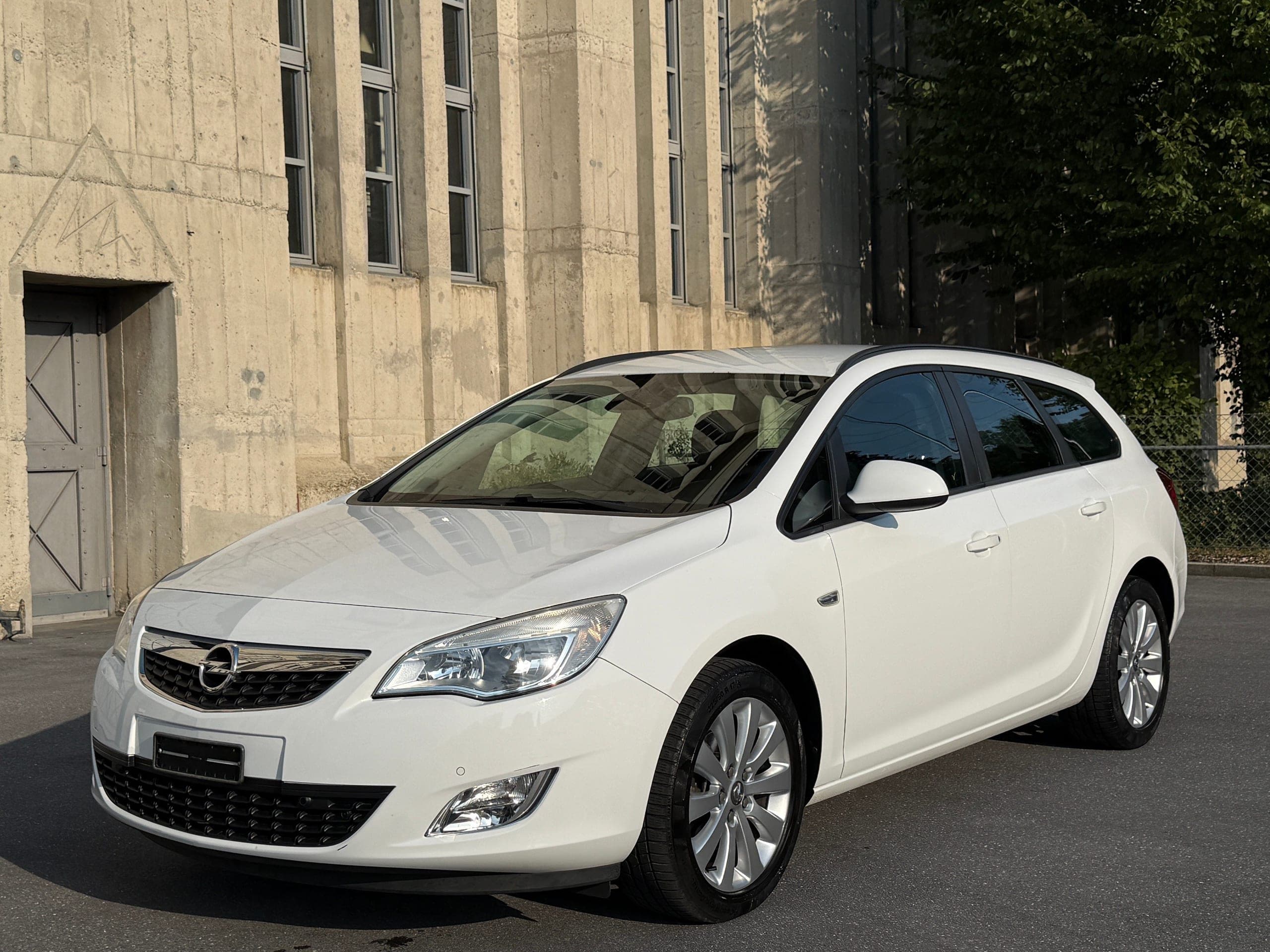 Opel Astra OPEL Astra SportsTourer 1.7 CDTi Enjoy