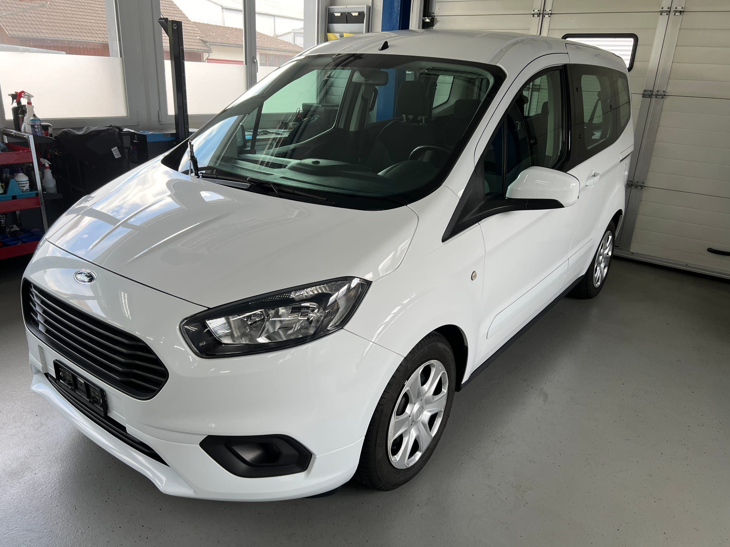 Ford Tourneo Courier FORD Tourneo Courier 1.0 SCTi Trend