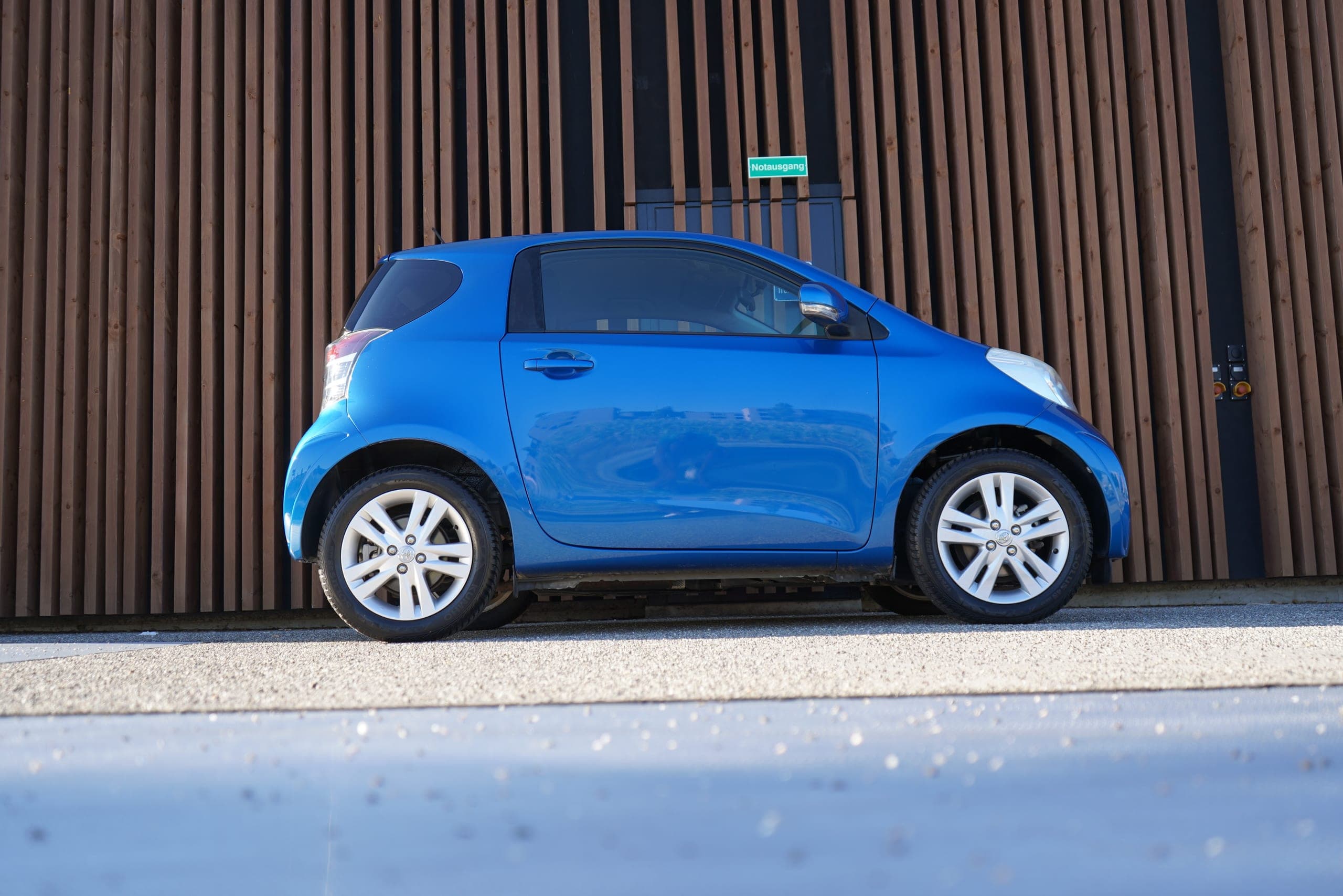 Toyota iQ TOYOTA iQ3 1.33 DUAL VVT-i MULTIDRIVE l 98 PS