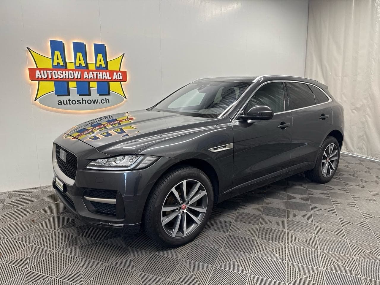 Jaguar F-Pace JAGUAR F-Pace 25t 2.0 R-Sport AWD Automatik