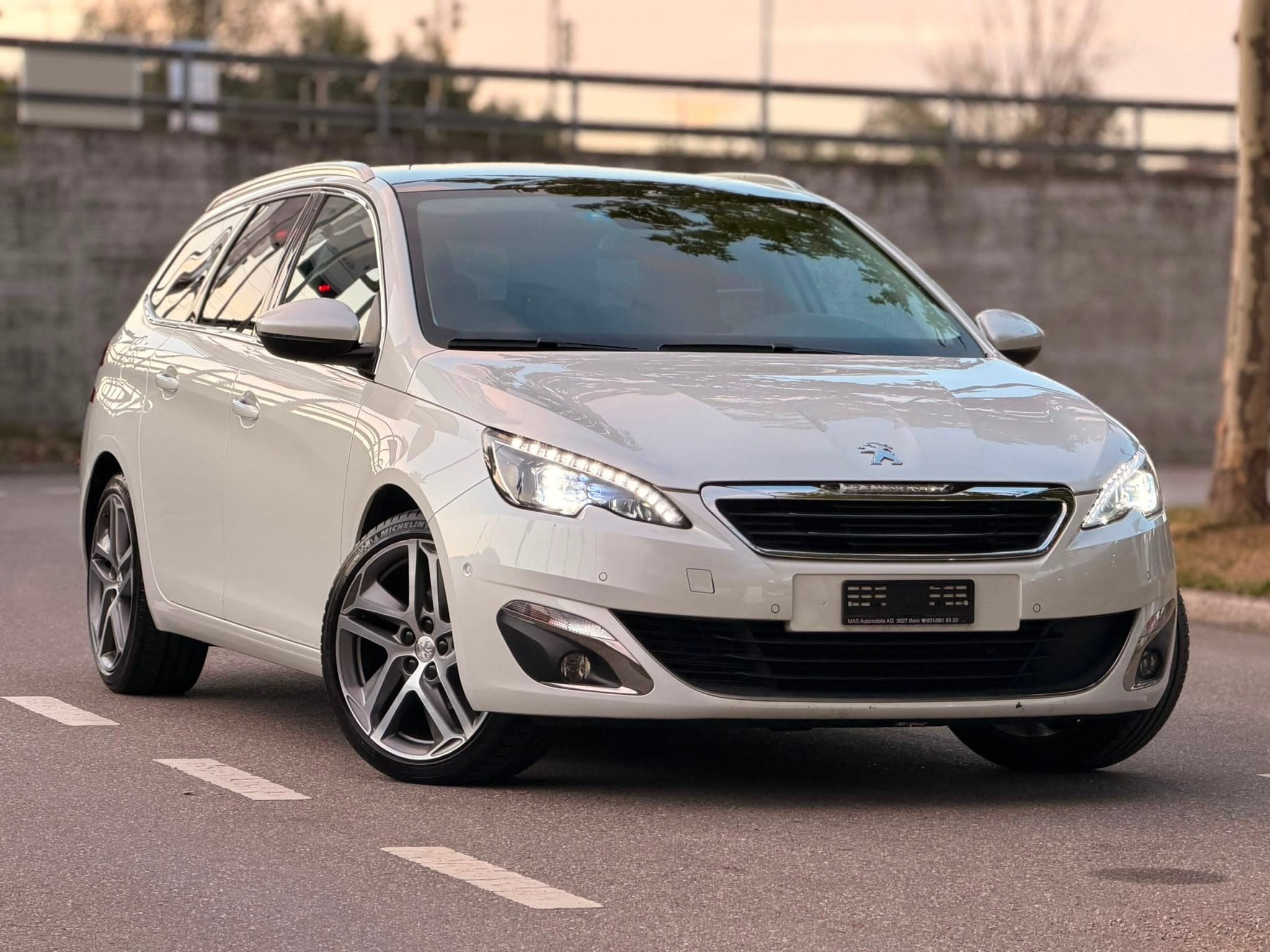 Peugeot 308 PEUGEOT 308 SW 1.2 THP Active
