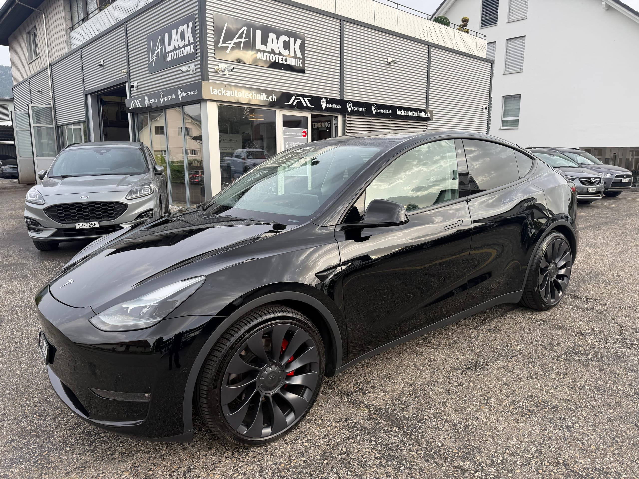 Tesla Model Y TESLA Model Y Performance