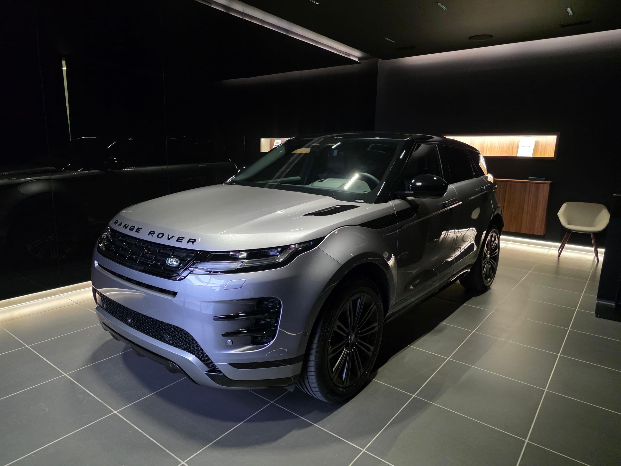 Land Rover Range Rover Evoque LAND ROVER Range Rover Evoque 1.5 T 270e Dynamic SE