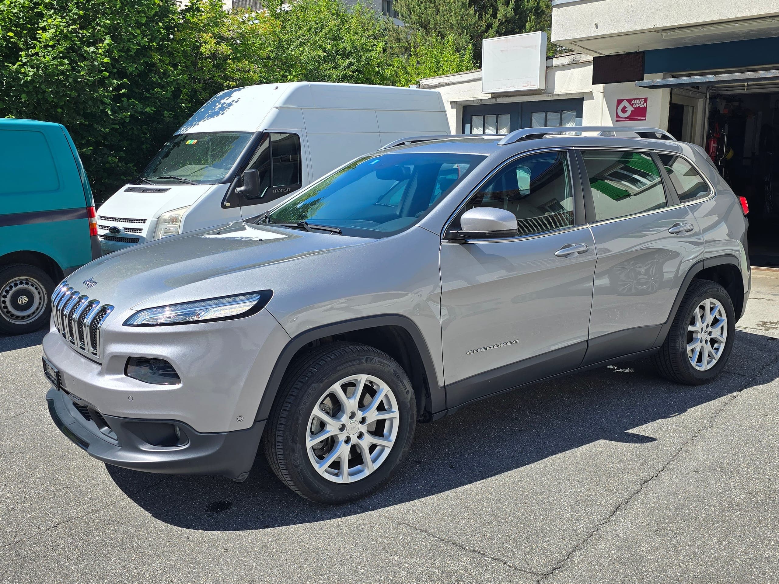 Jeep Cherokee JEEP Cherokee 2.0TD Longitude Swiss Edition AWD 9ATX