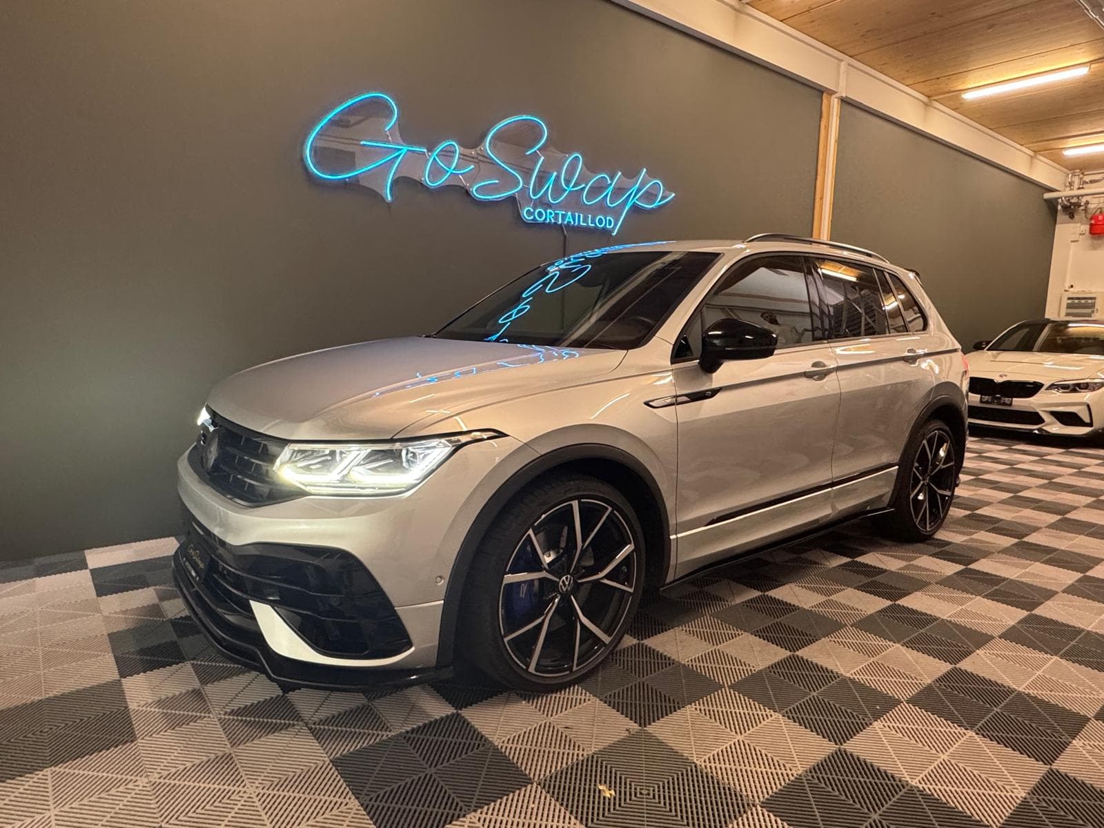 VW Tiguan VW Tiguan 2.0TSI R 4Motion DSG