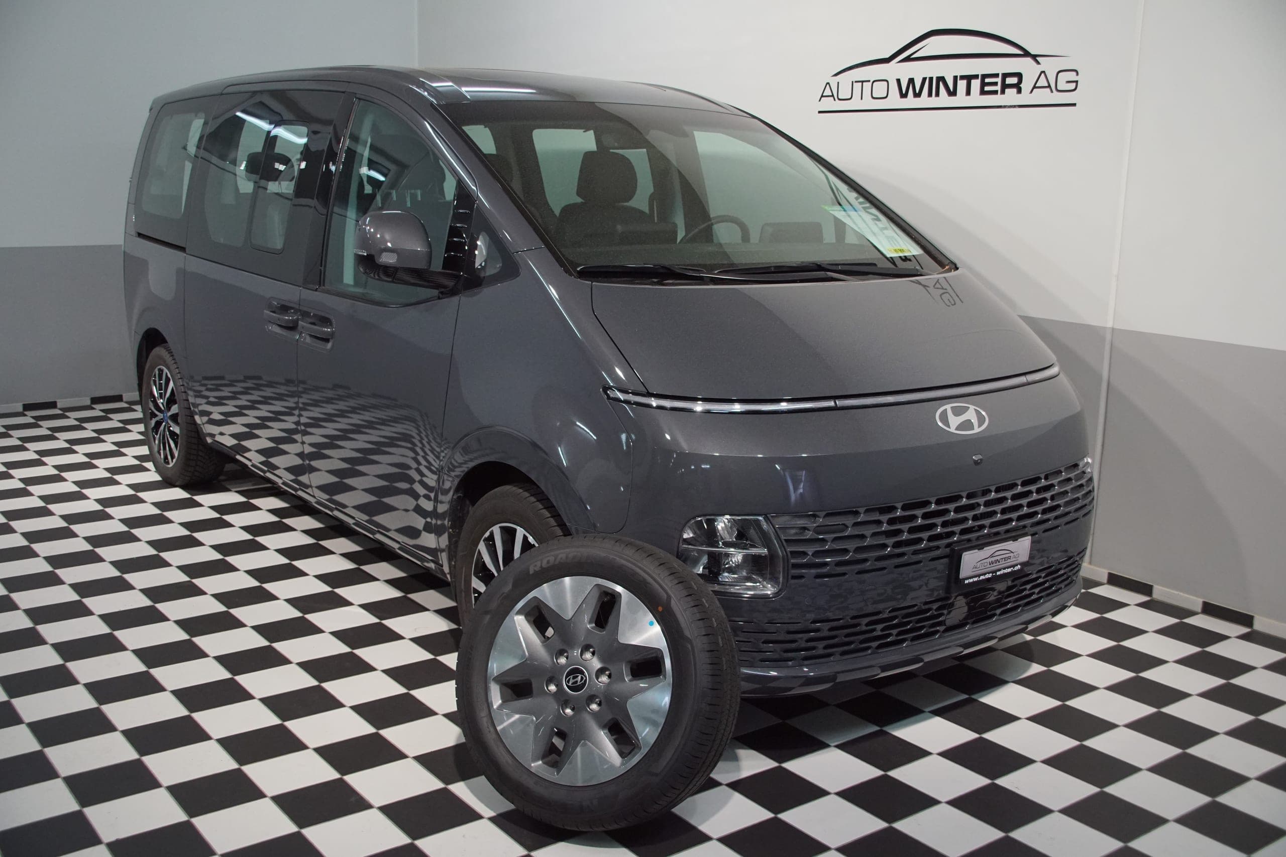 Hyundai Staria HYUNDAI Staria Premium 1.6 T-GDi HEV Vertex A *swiss*