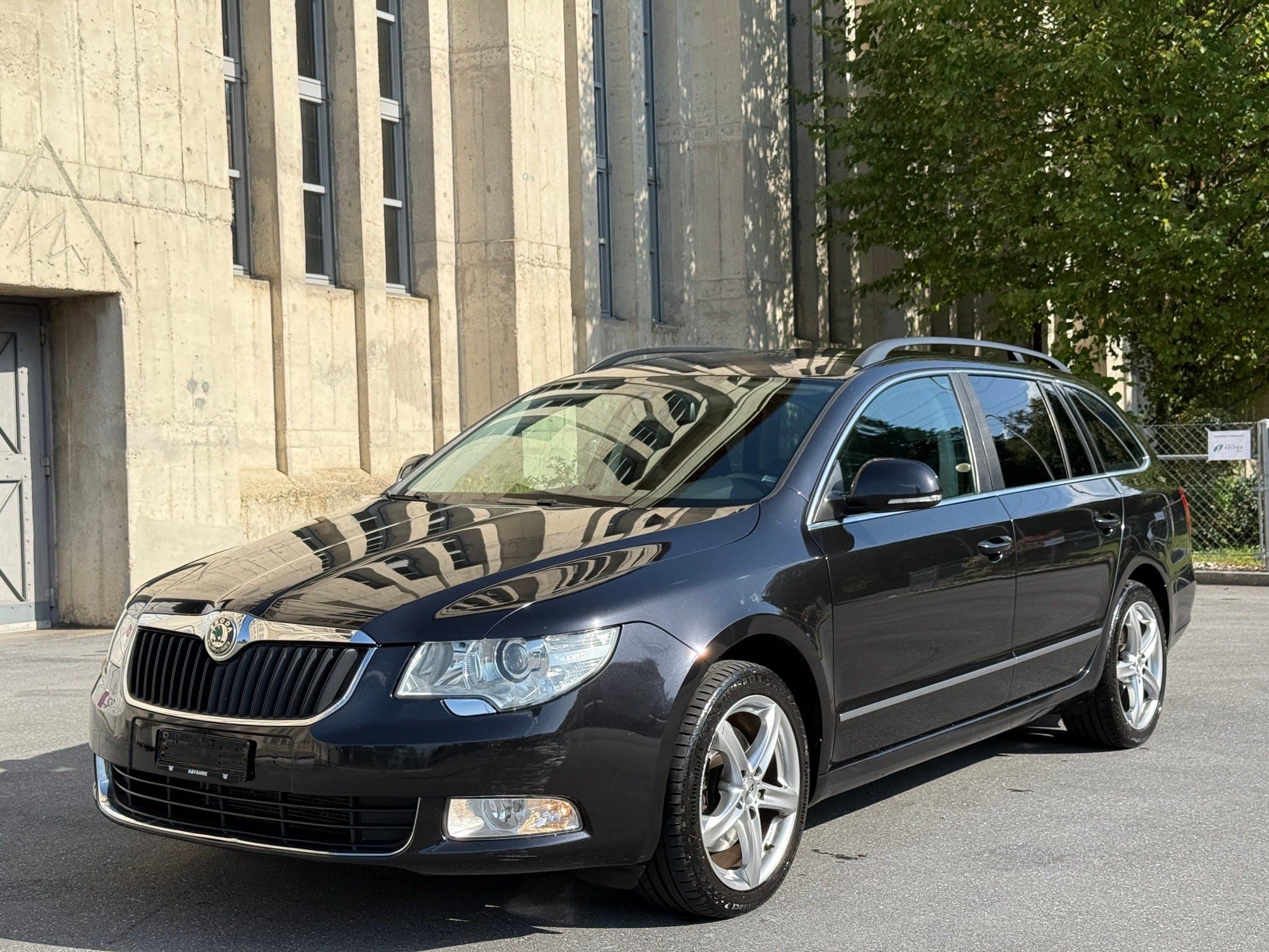 Skoda Superb SKODA Superb Combi 2.0 TDi Ambition DSG