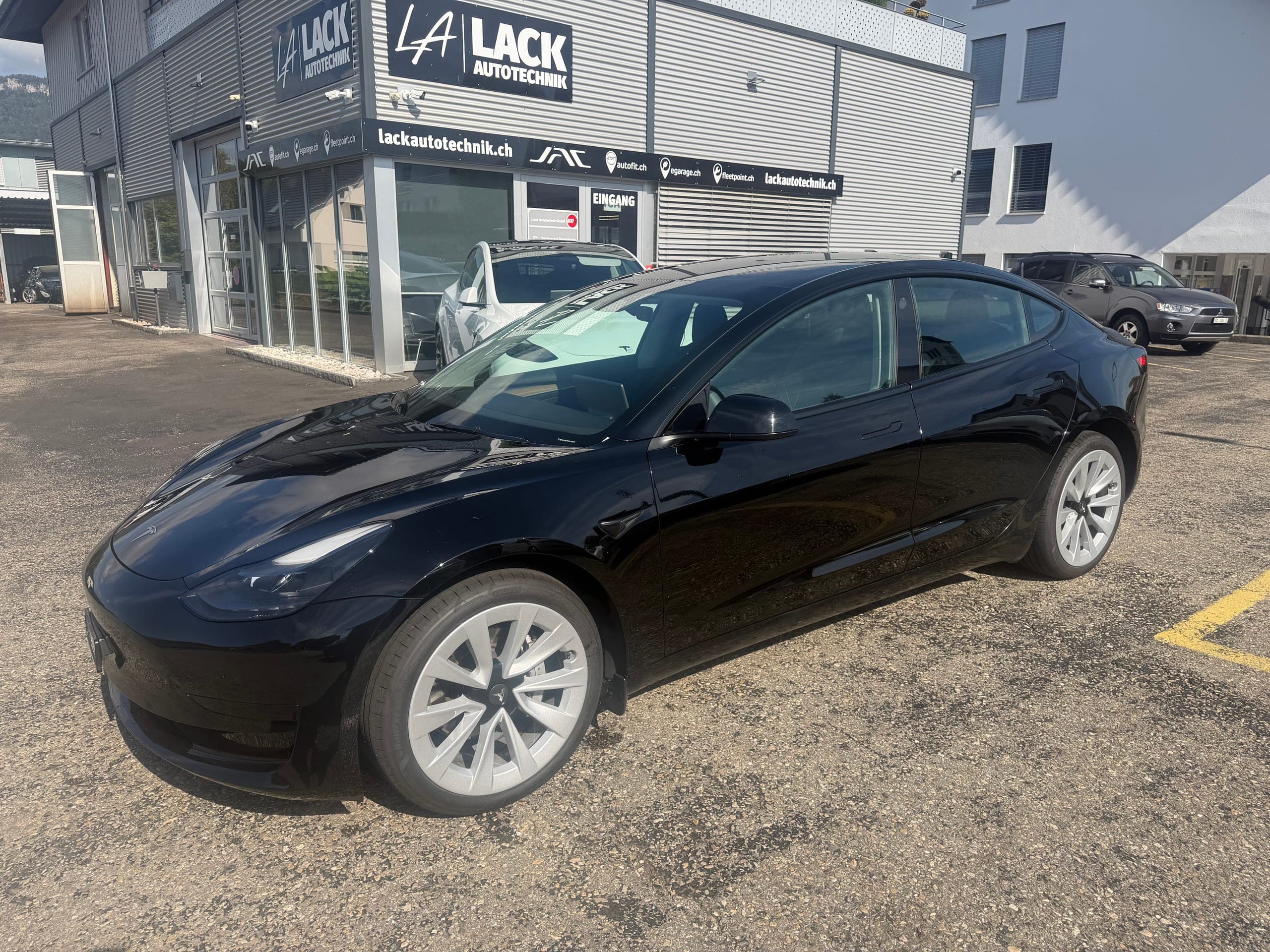 Tesla Model 3 TESLA Model 3