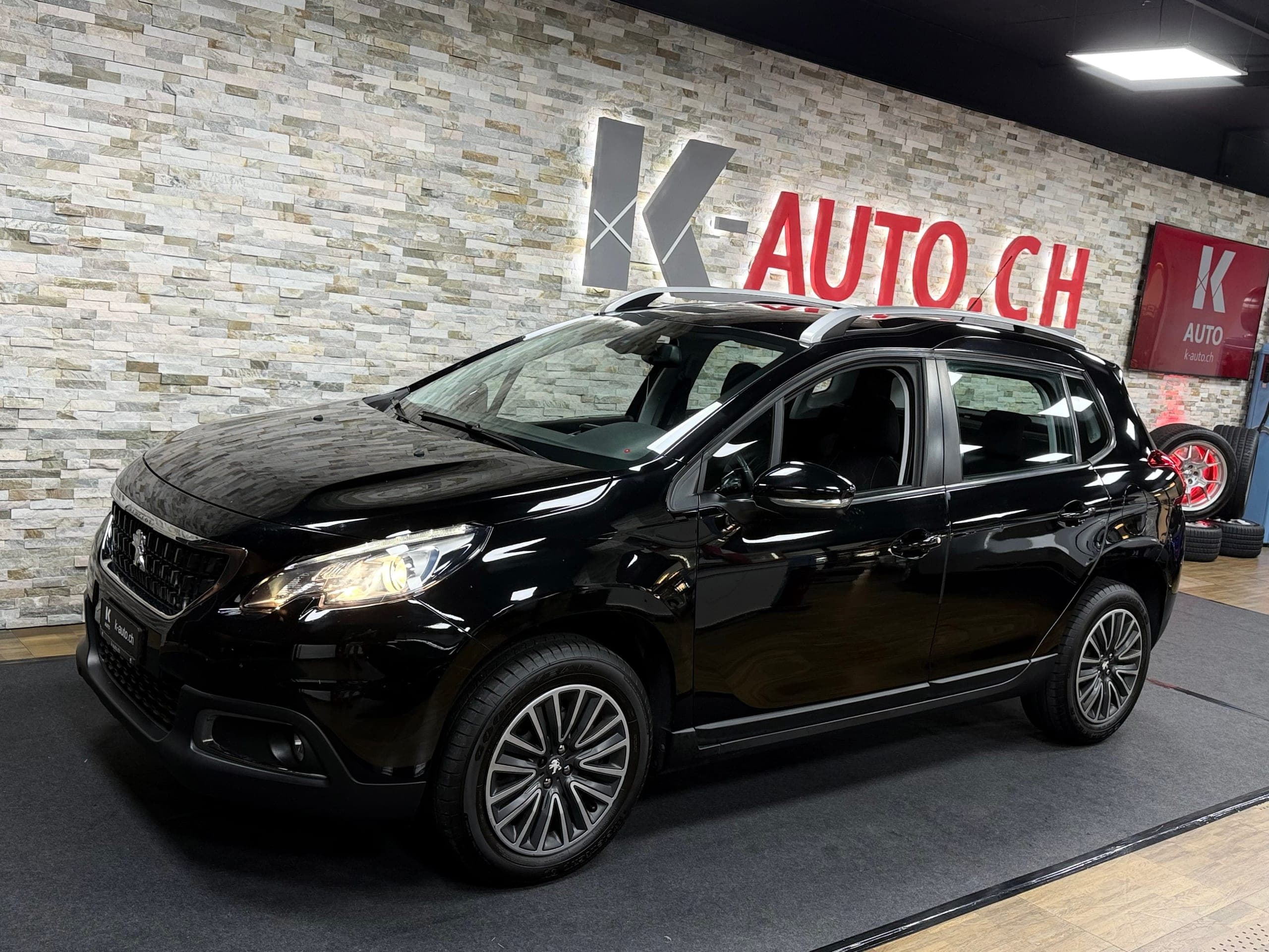 Peugeot 2008 PEUGEOT 2008 1.2 PureTech Active