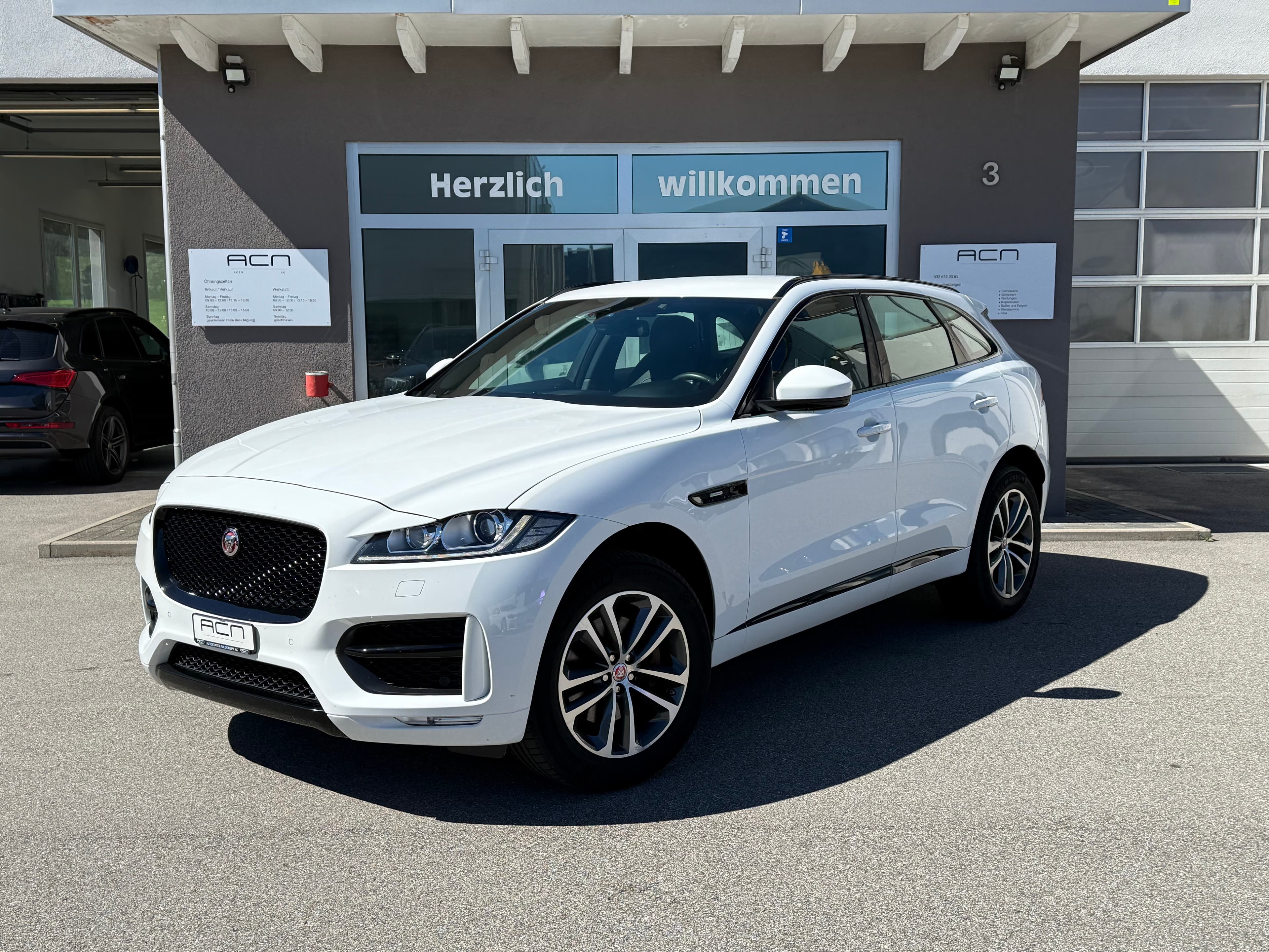 Jaguar F-Pace