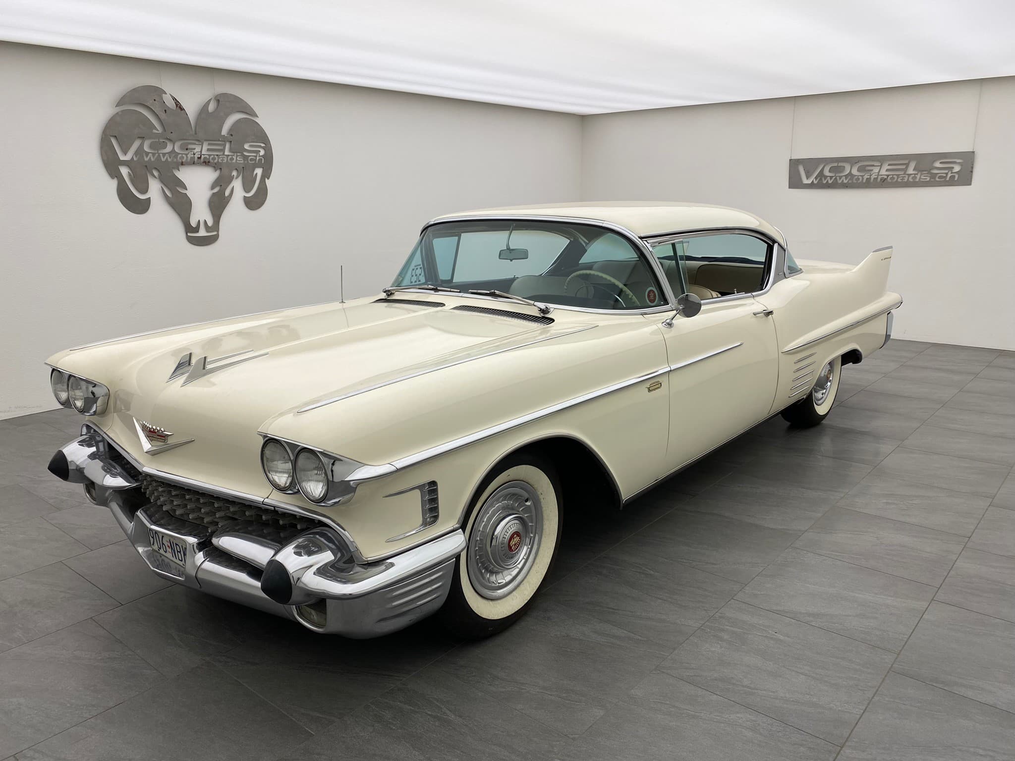 Cadillac De Ville