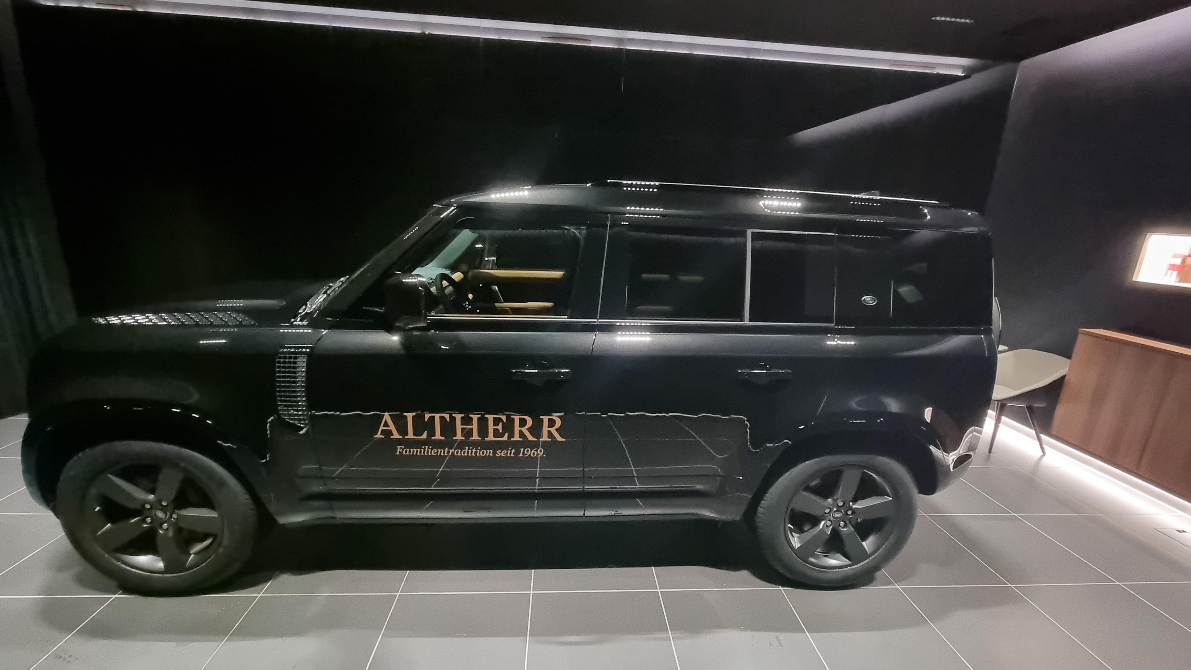 Land Rover Defender