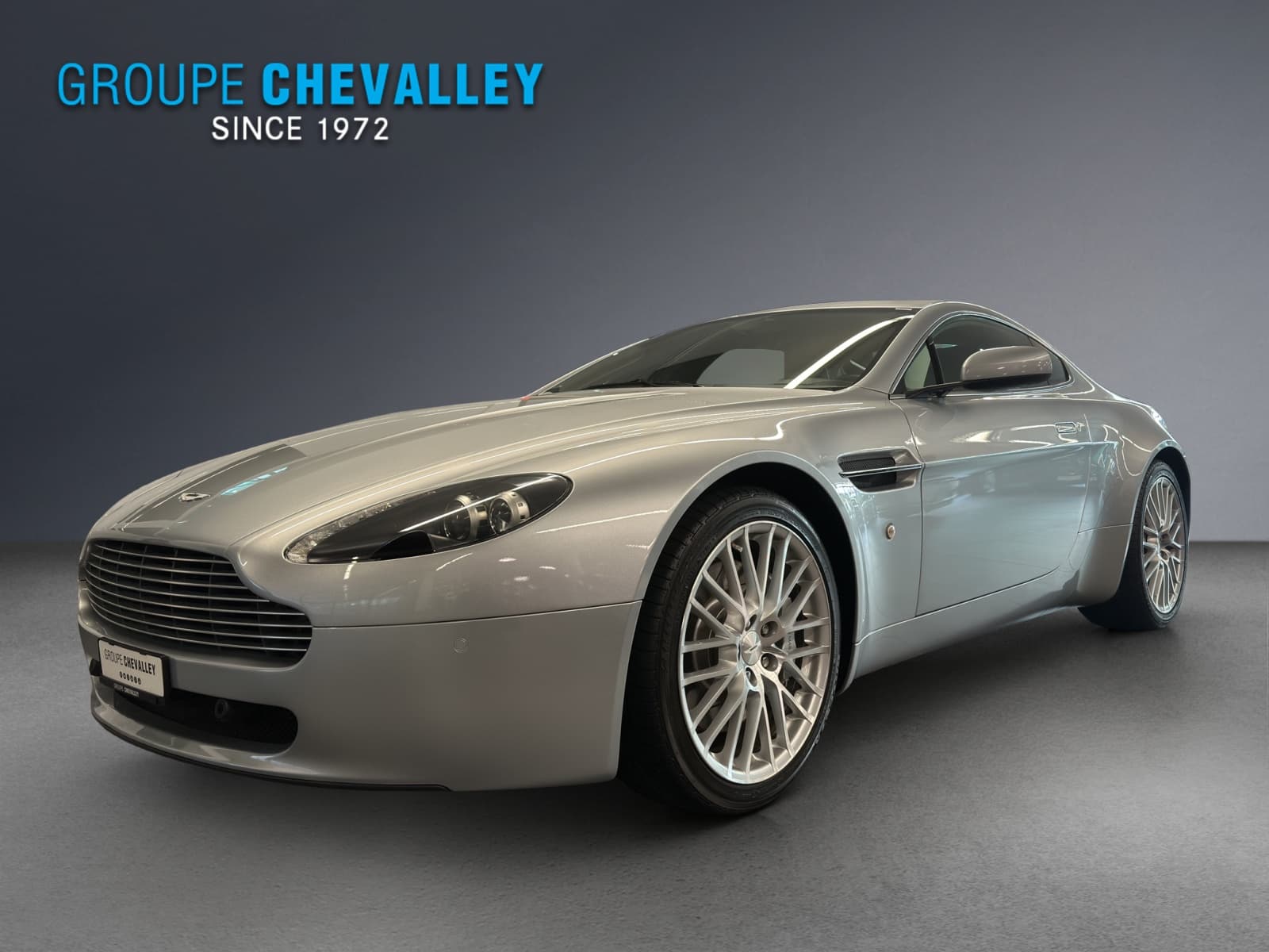 Aston Martin V8/V12 Vantage