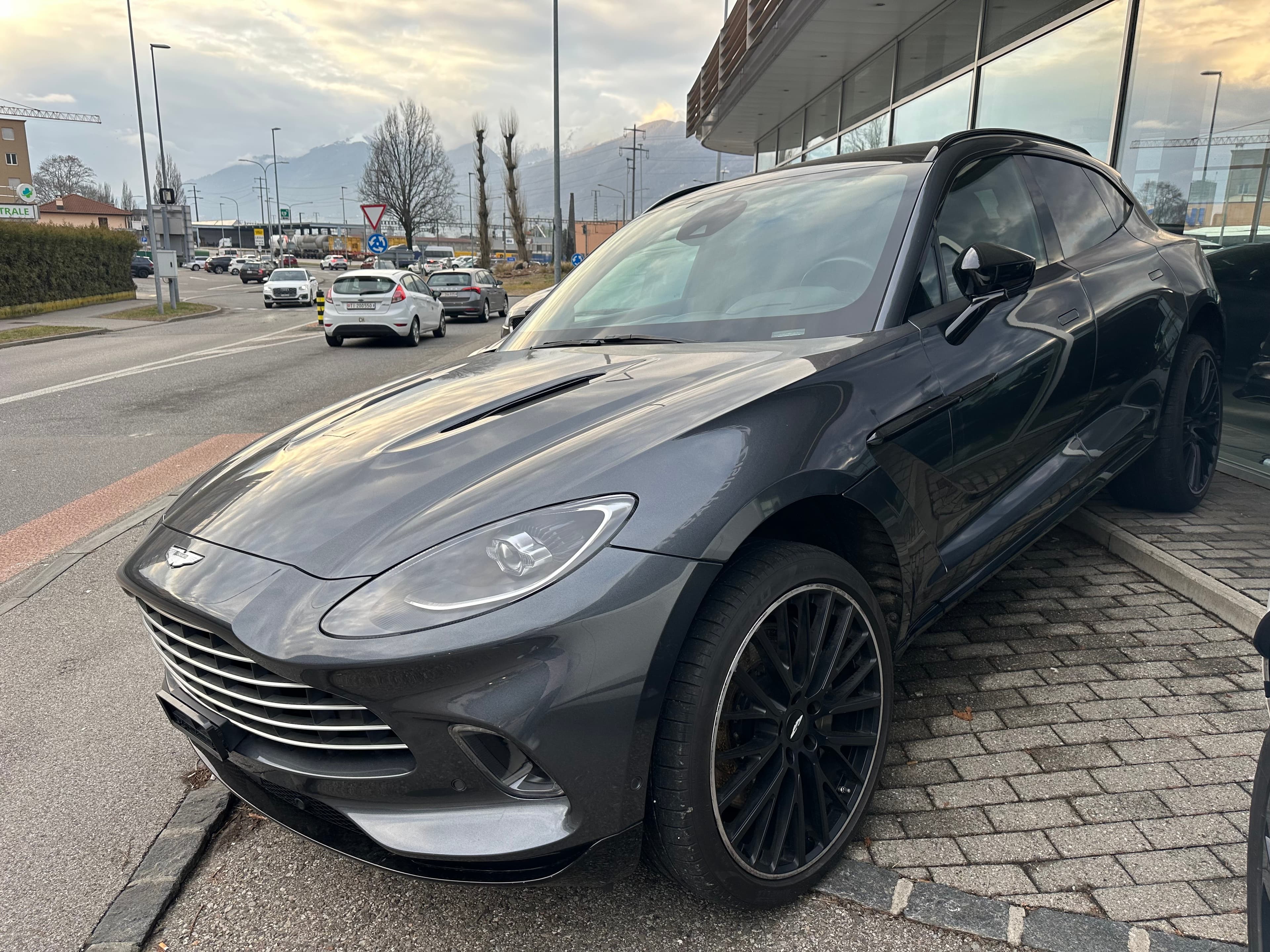 Aston Martin DBX