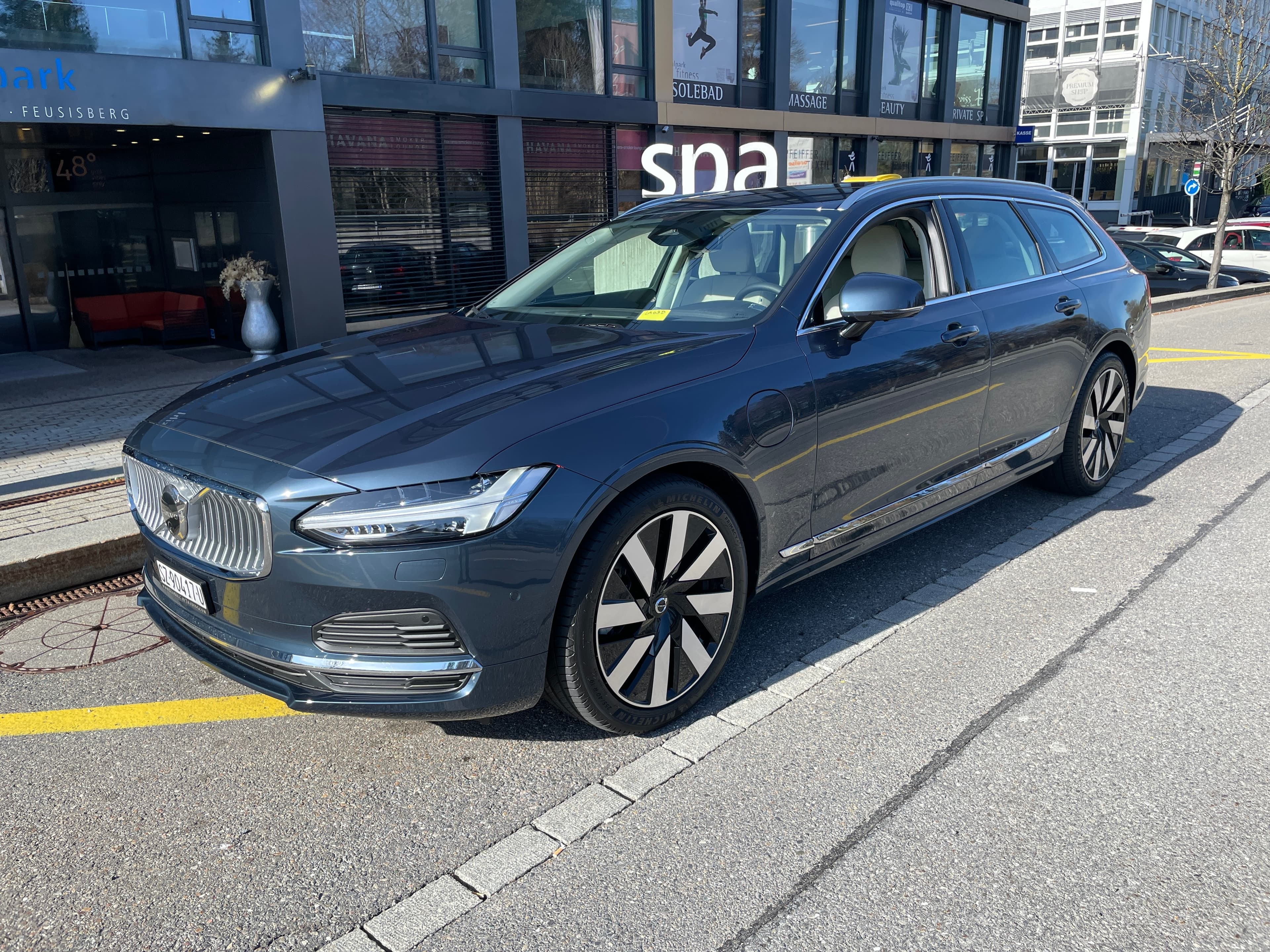 Volvo V90