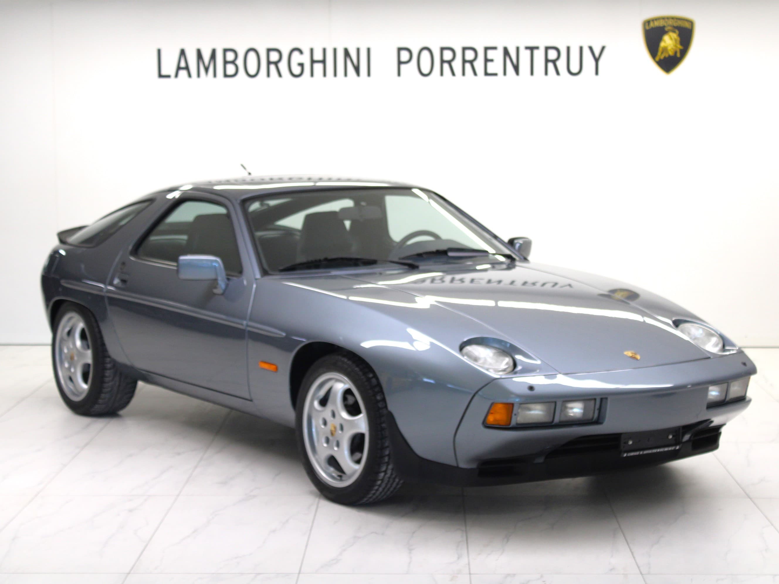 Porsche 928