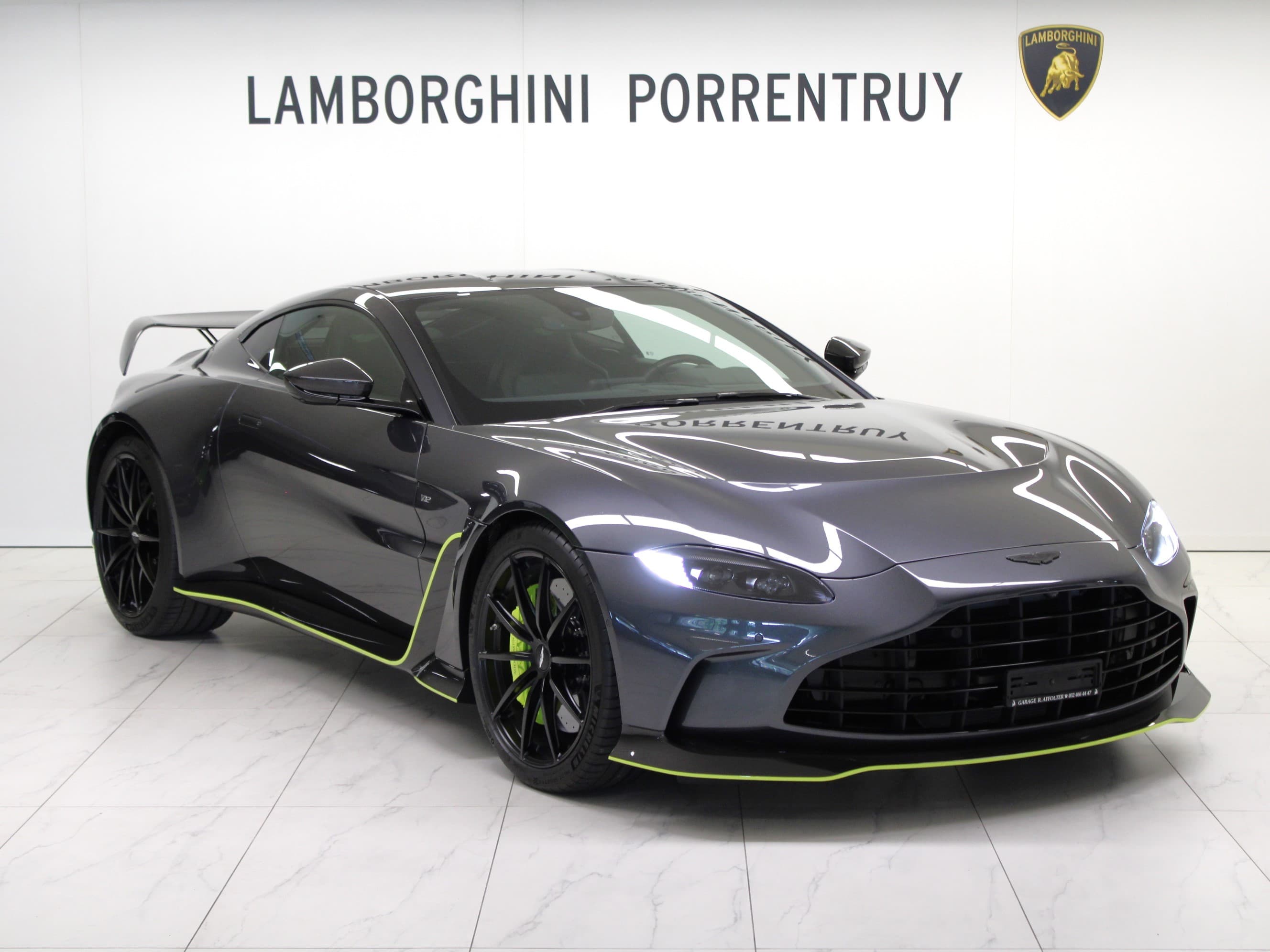 Aston Martin V8/V12 Vantage