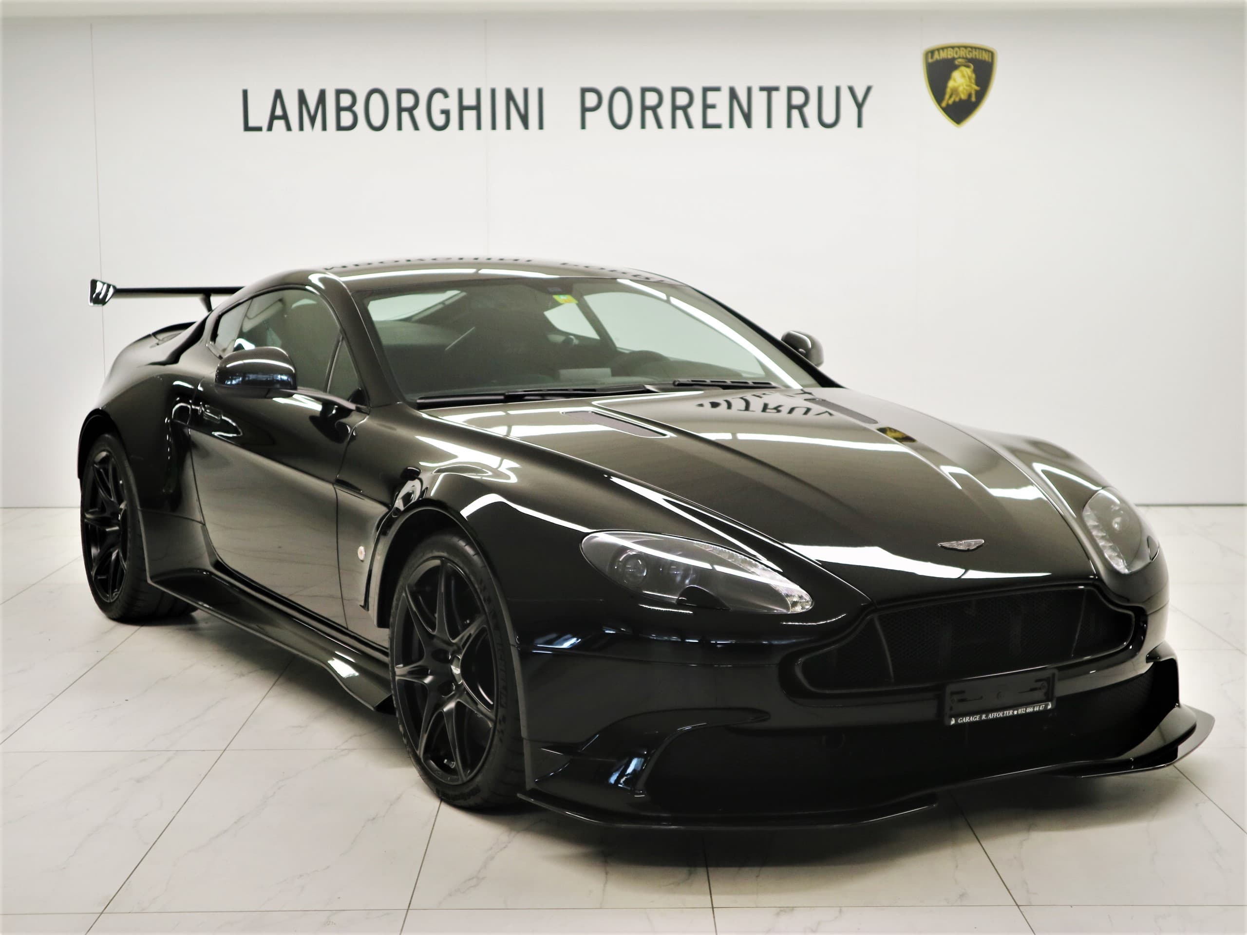 Aston Martin V8/V12 Vantage