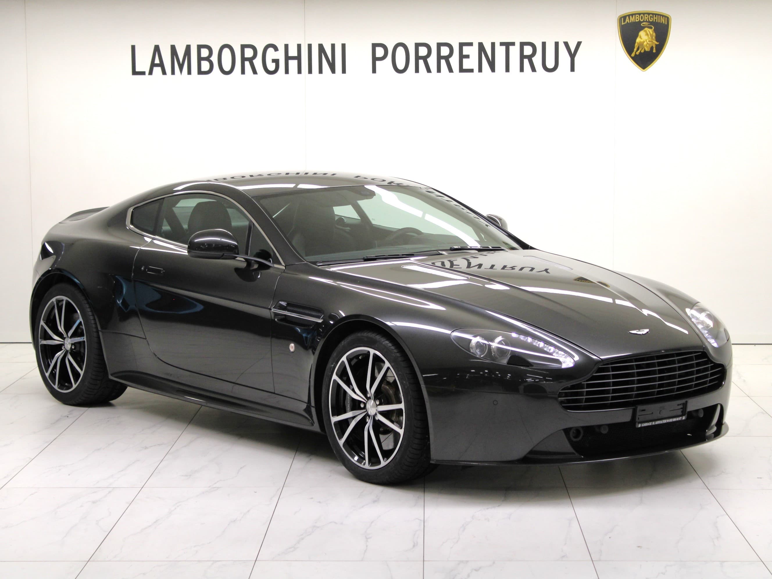 Aston Martin V8/V12 Vantage