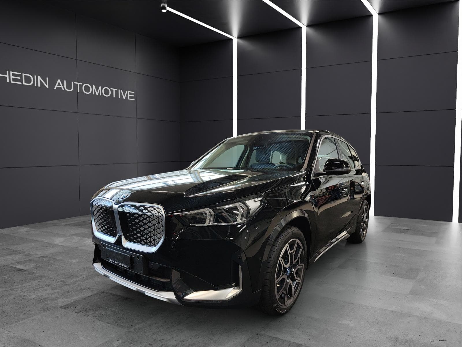 BMW iX1