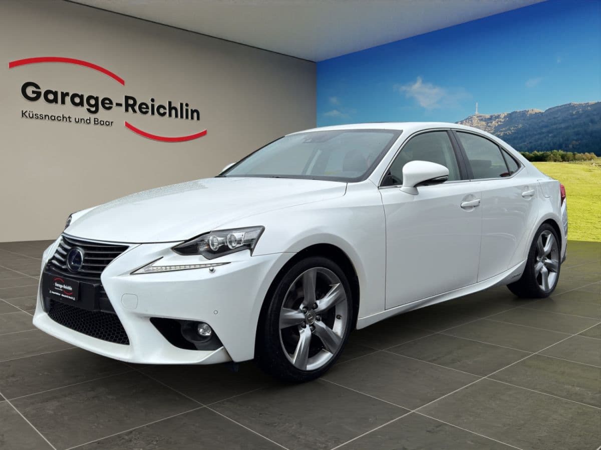 Lexus IS