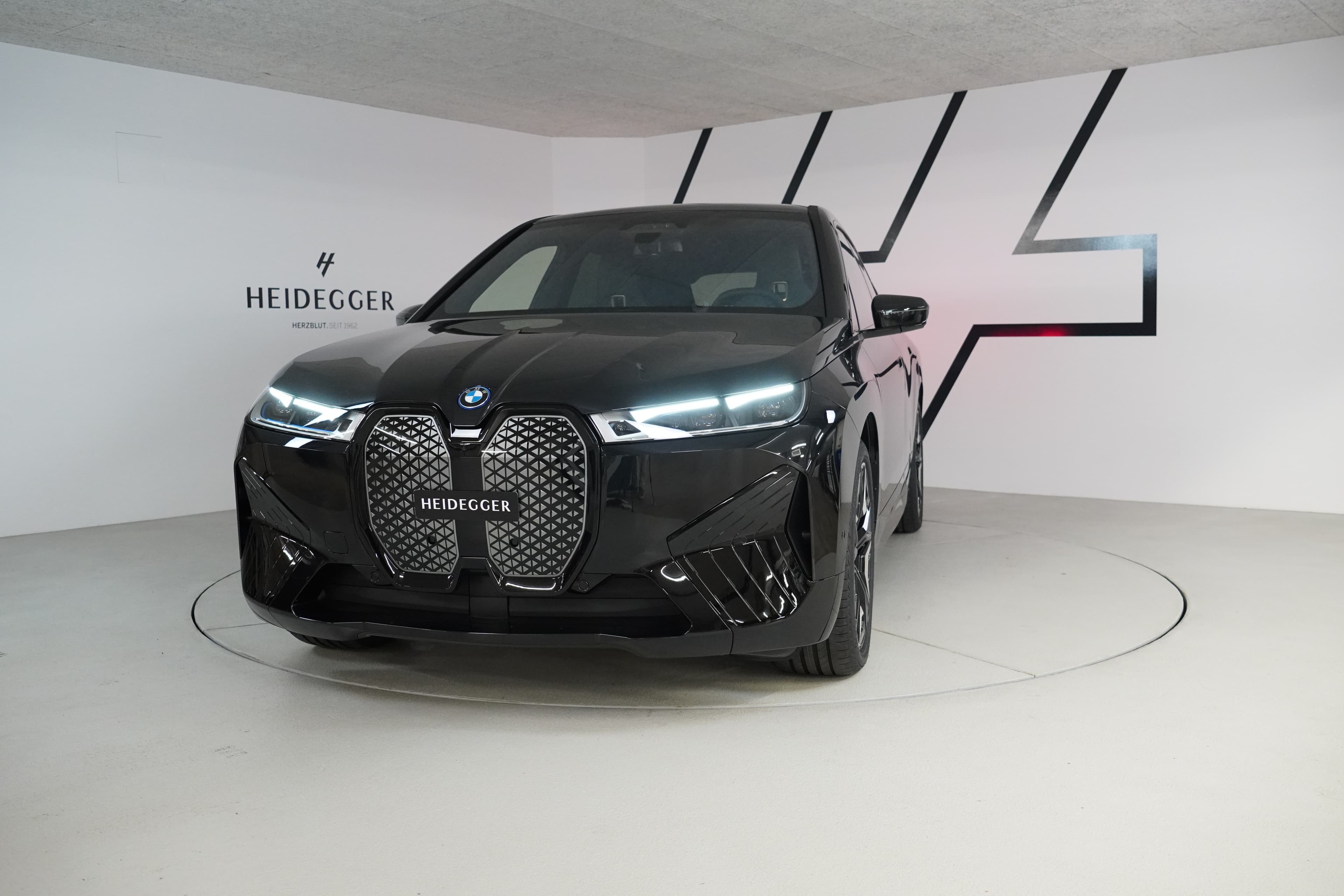 BMW iX