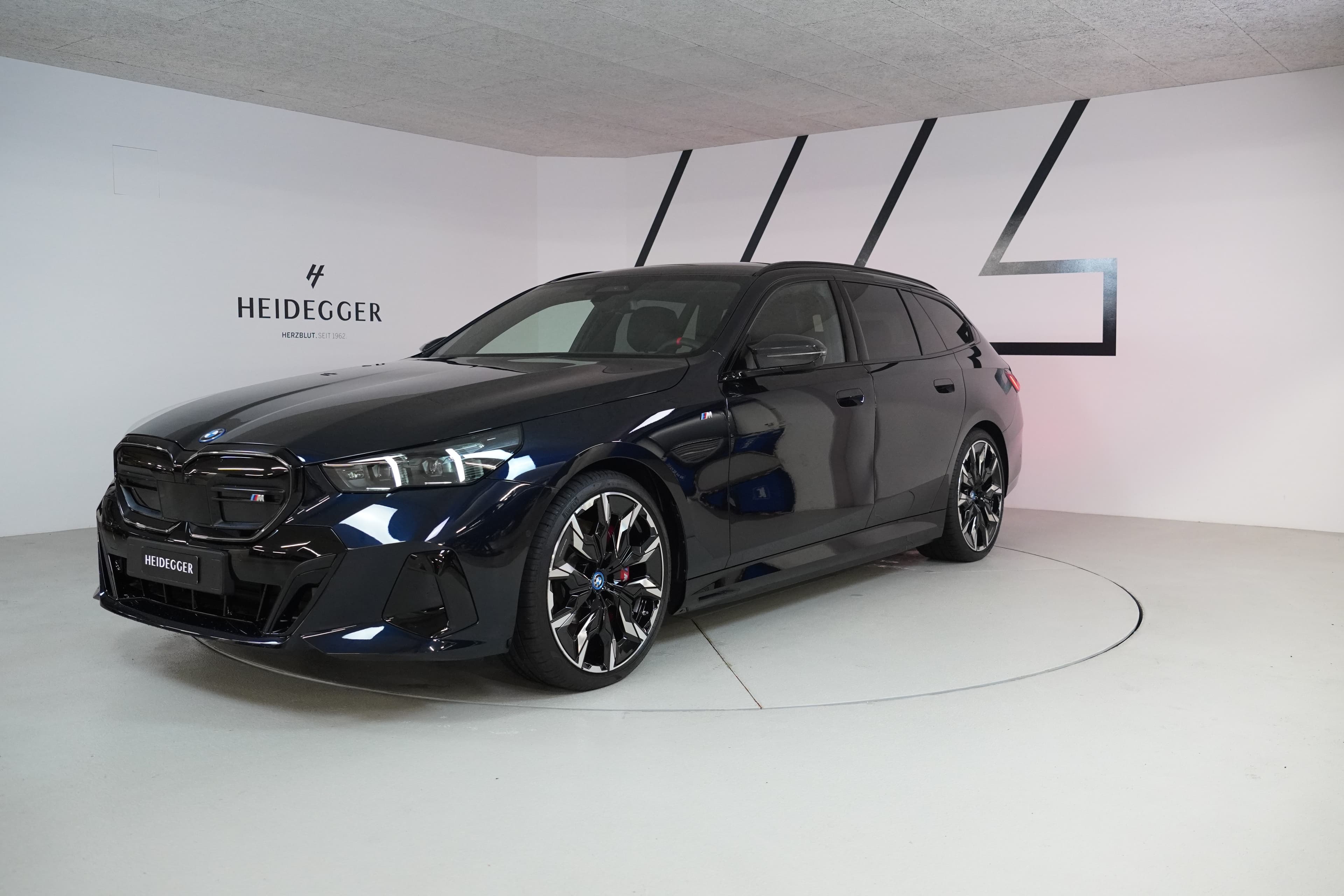 BMW i5