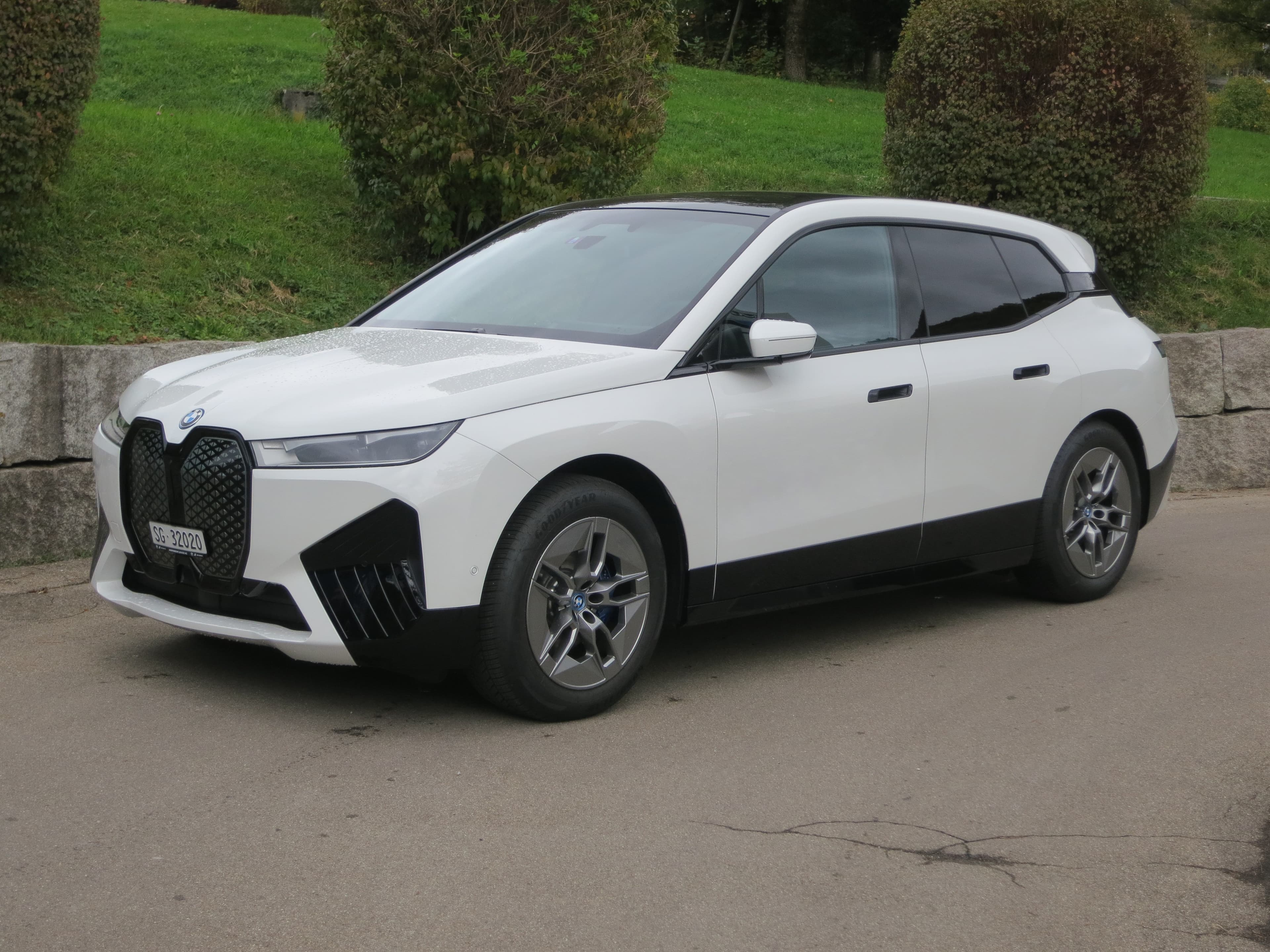 BMW iX
